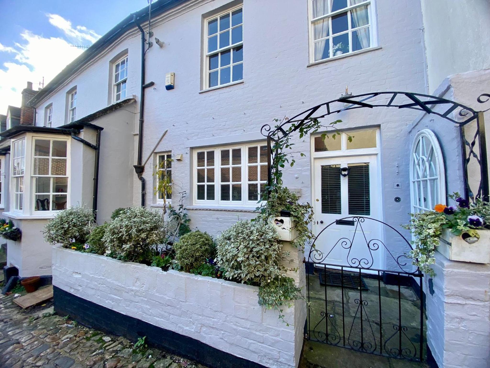 Four-Bedroom House photo 2