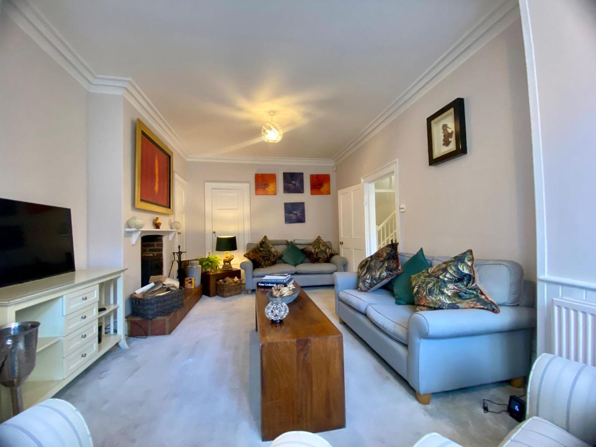 Four-Bedroom House photo 1