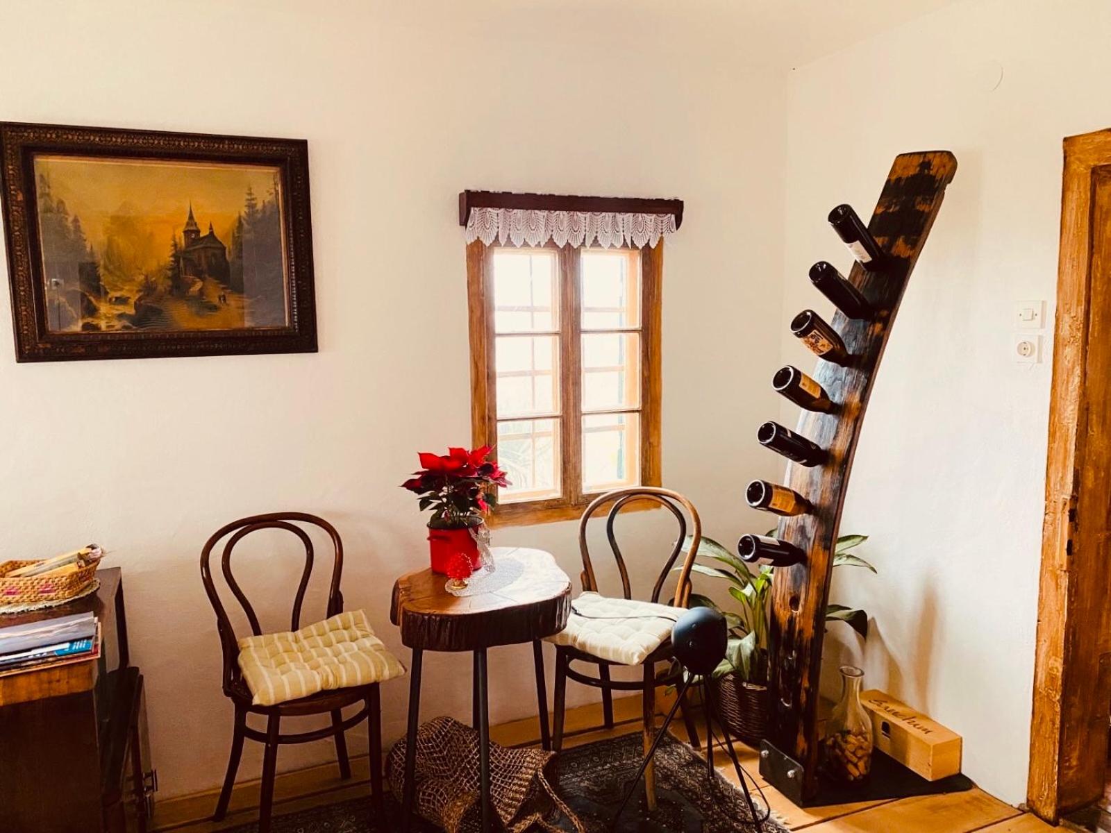 Deluxe King Suite photo 3