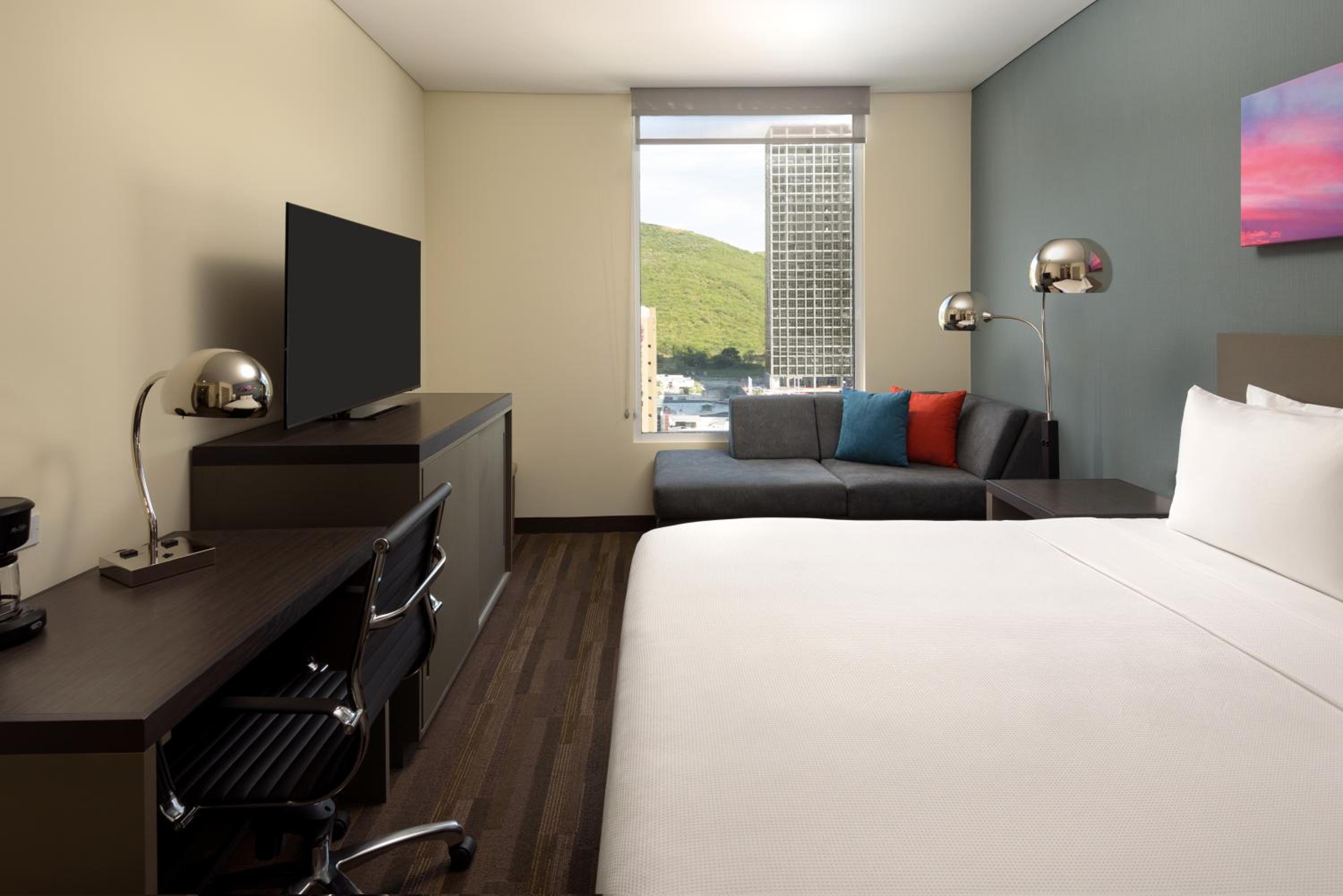 Den Guestroom with Two Queen Beds - Photo 2