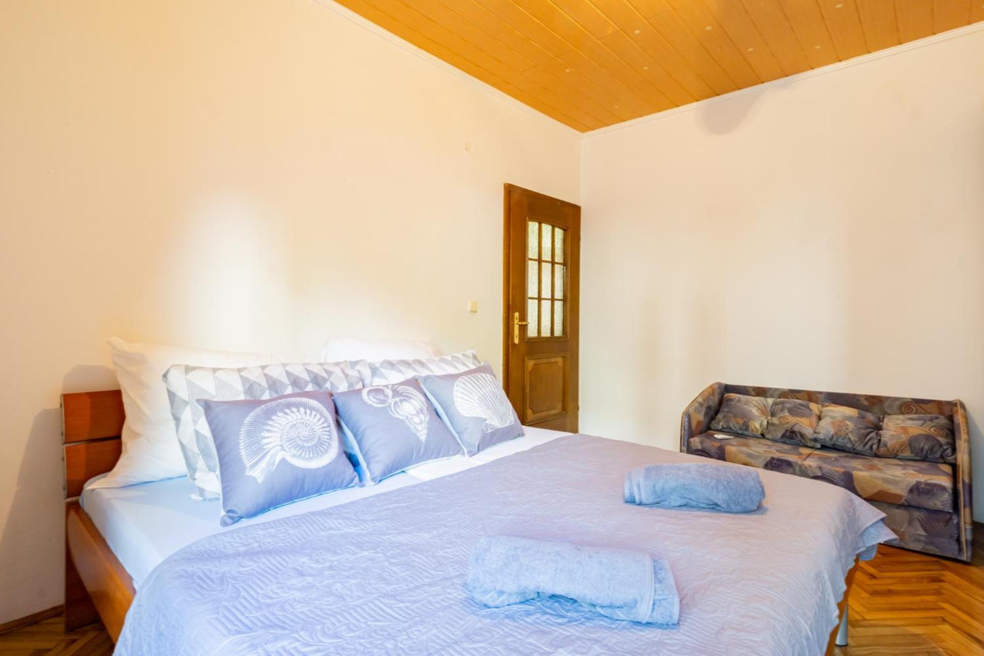 Apartment 9 photo 1