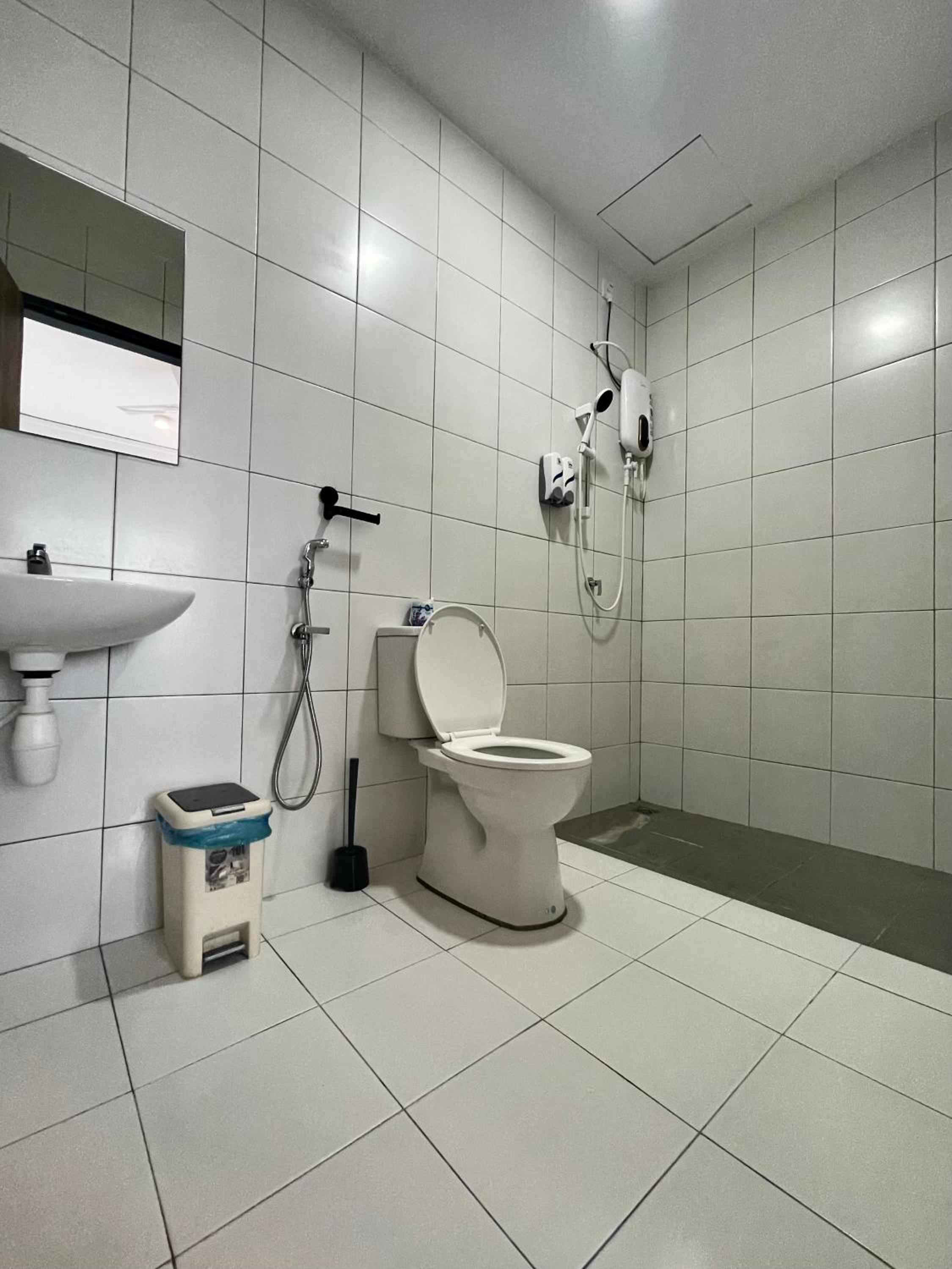 Three-Bedroom Apartment - Photo 18