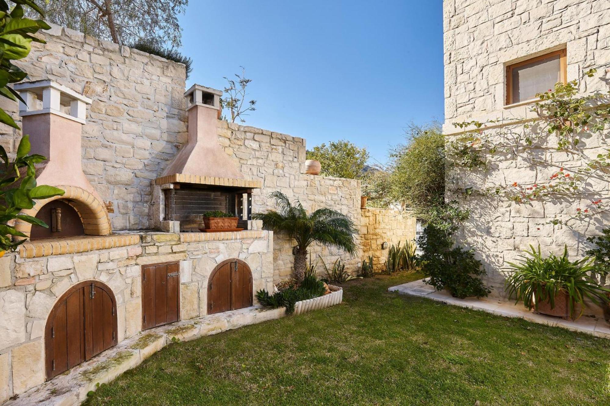 Villa with Sea View photo 3