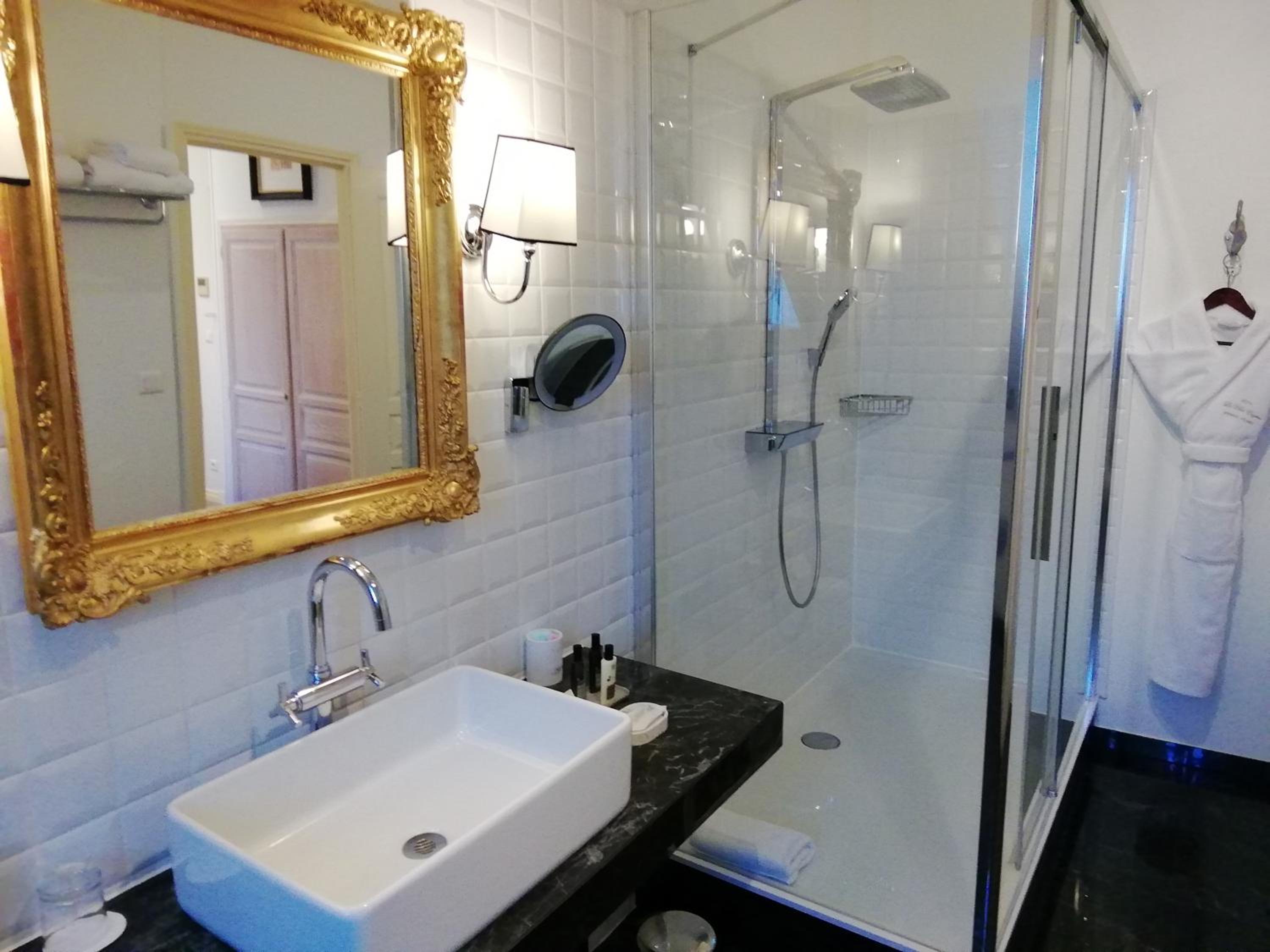 Standard Double Room - Photo 2