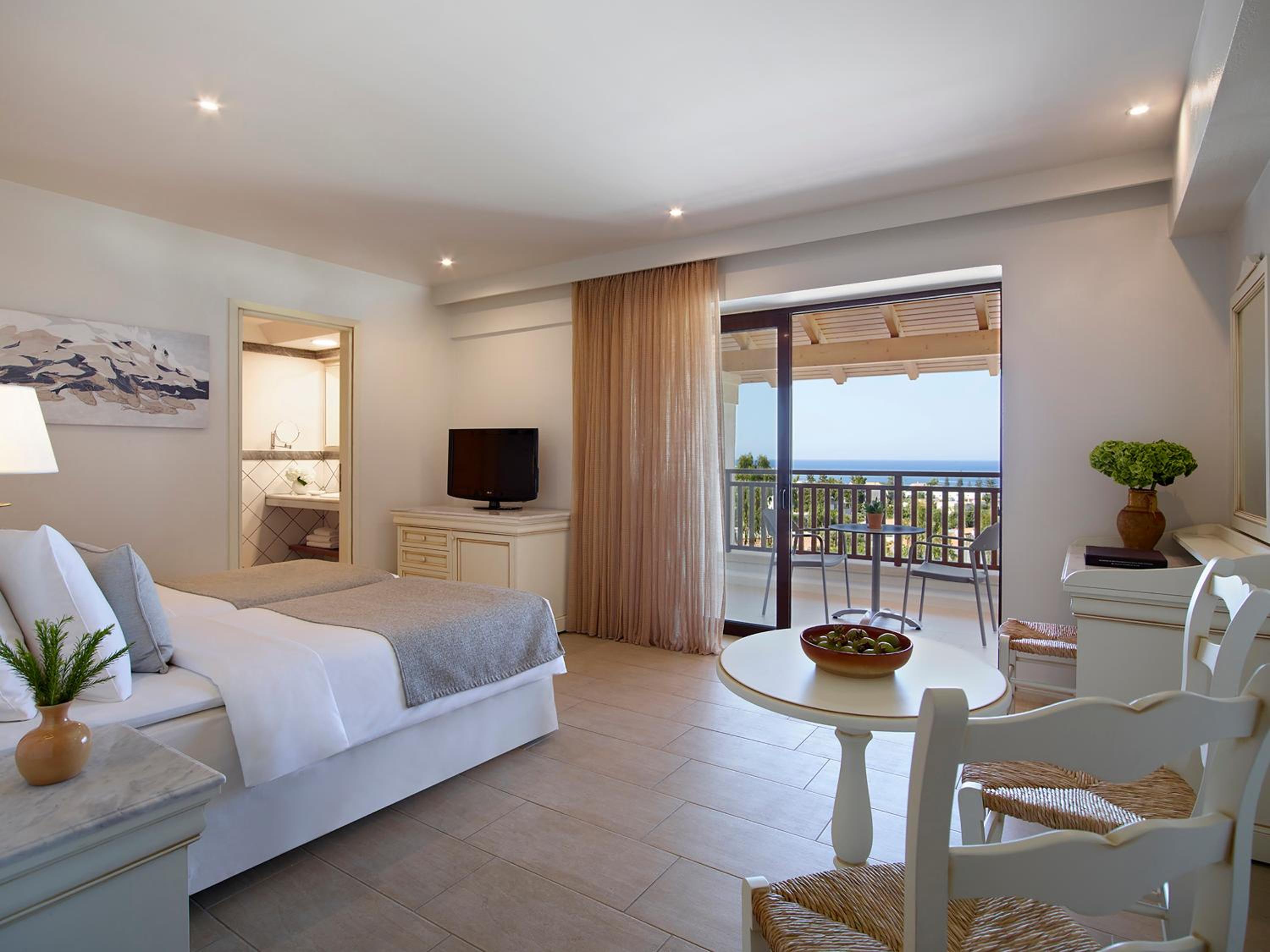 Sea View Room - Photo 8