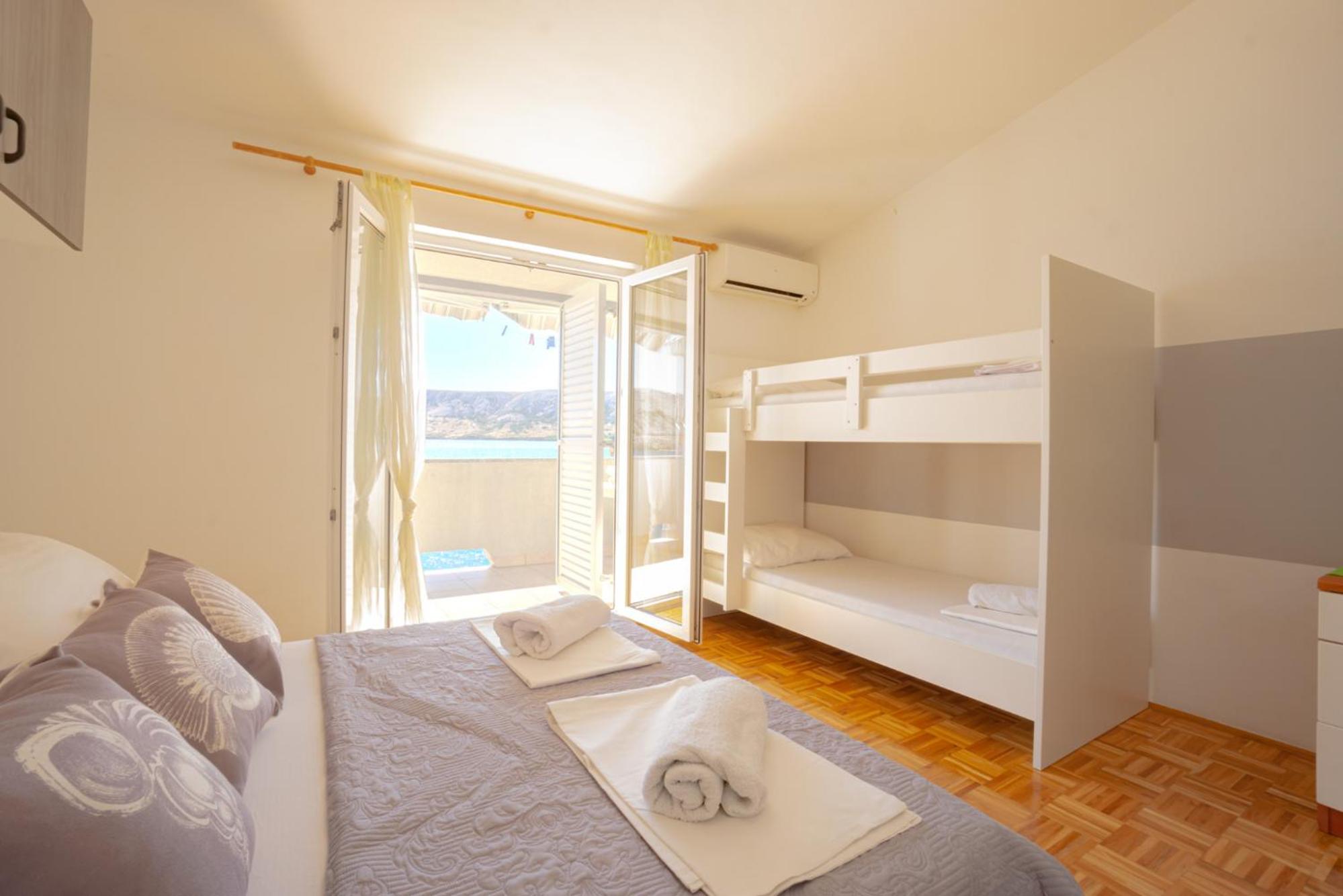 Apartment 7 photo 1