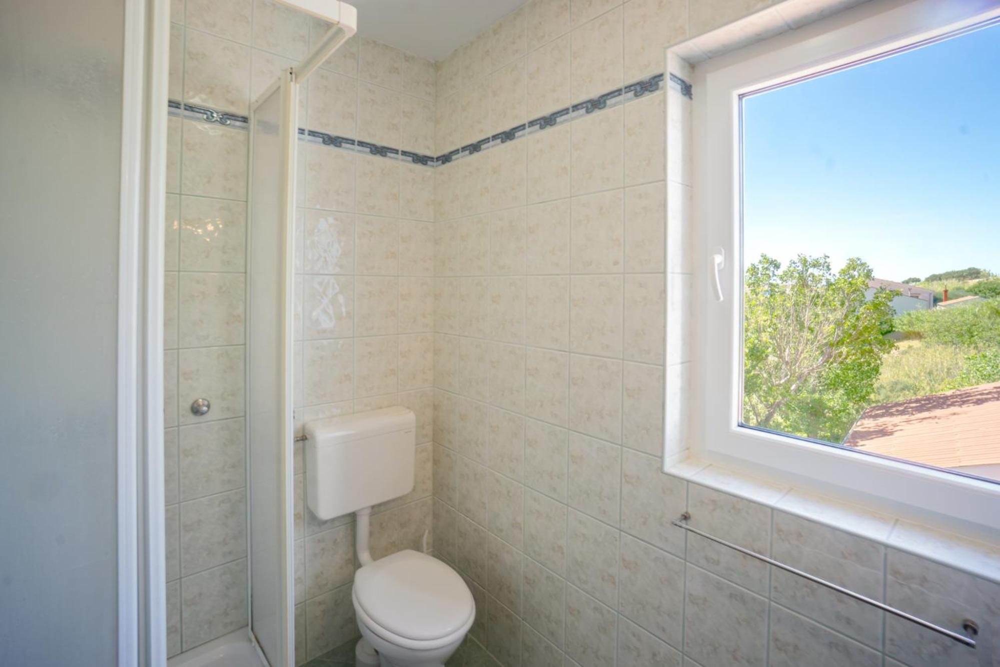 Apartment 8 photo 3