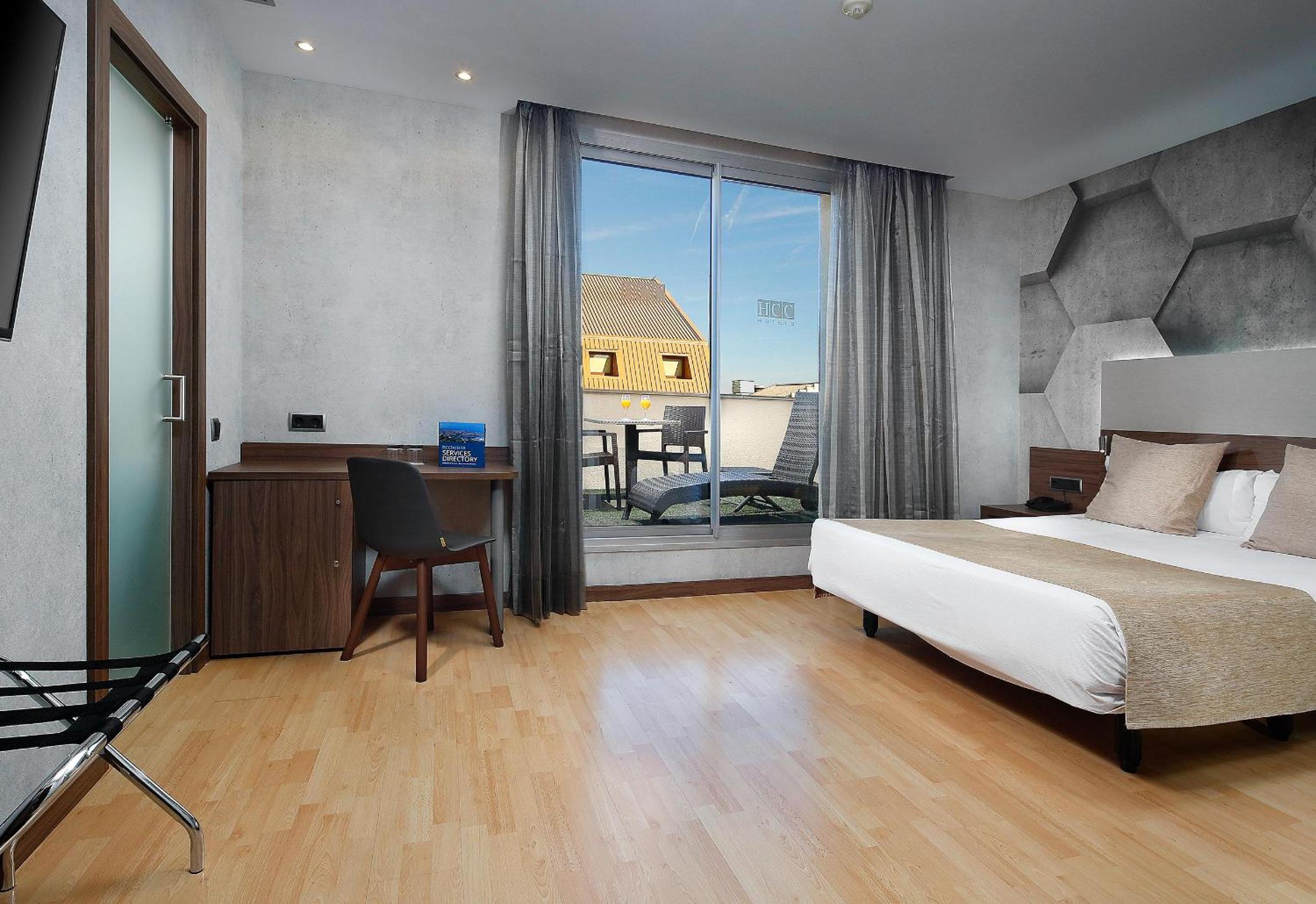 Twin Room with Parking photo 3