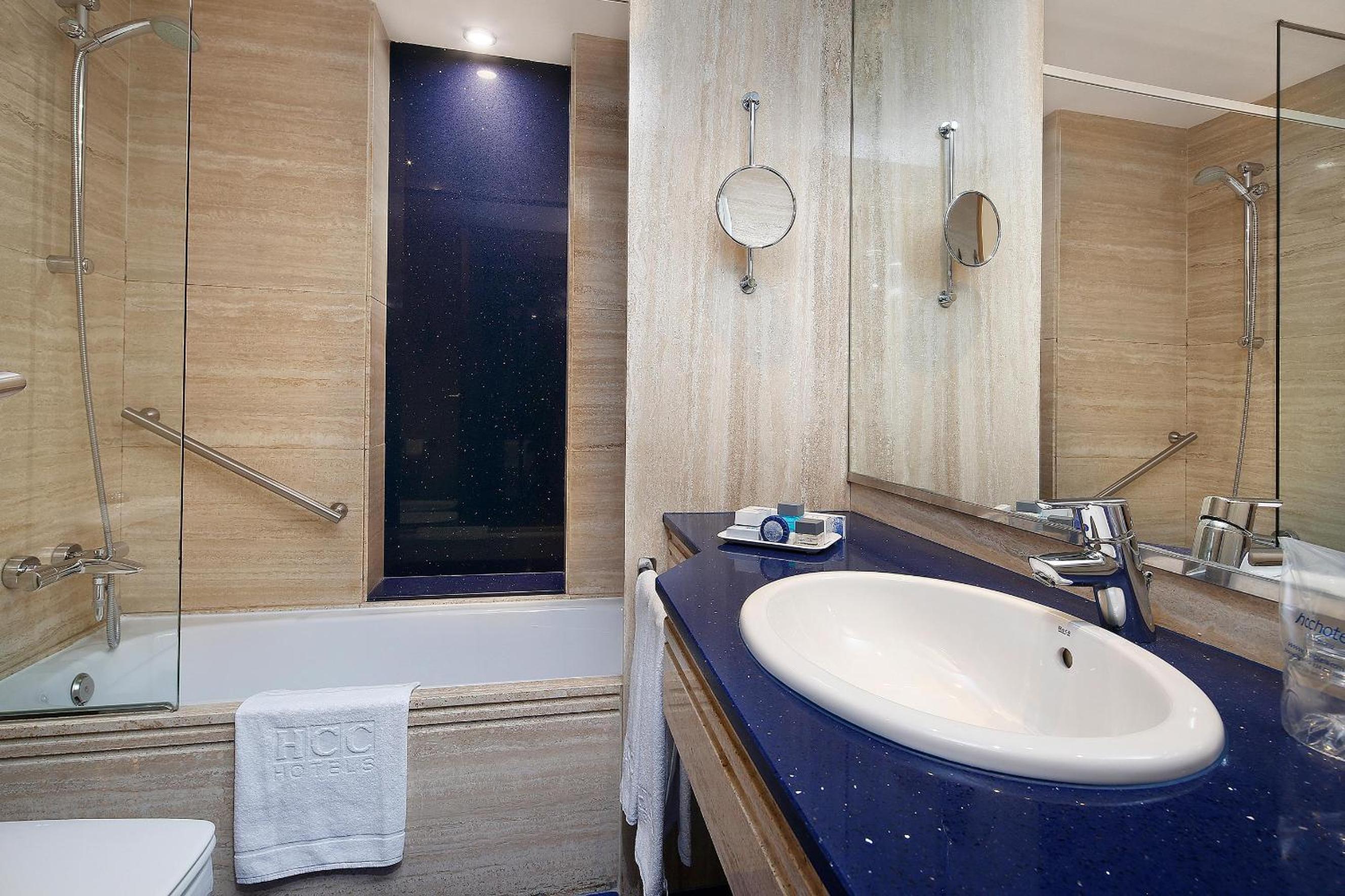 Twin Room (1 Adult) photo 3