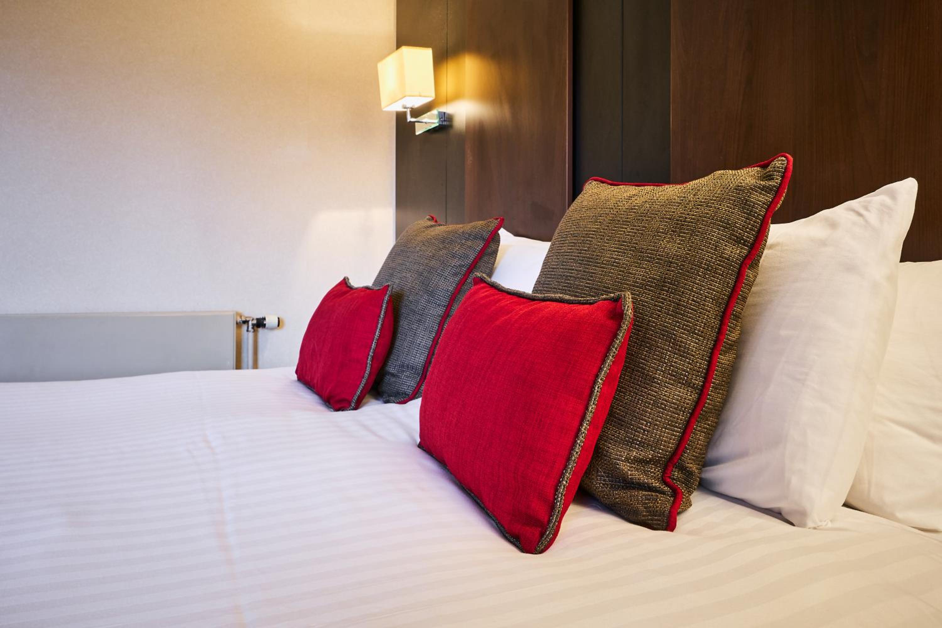 Standard Double or Twin Room - Photo 2