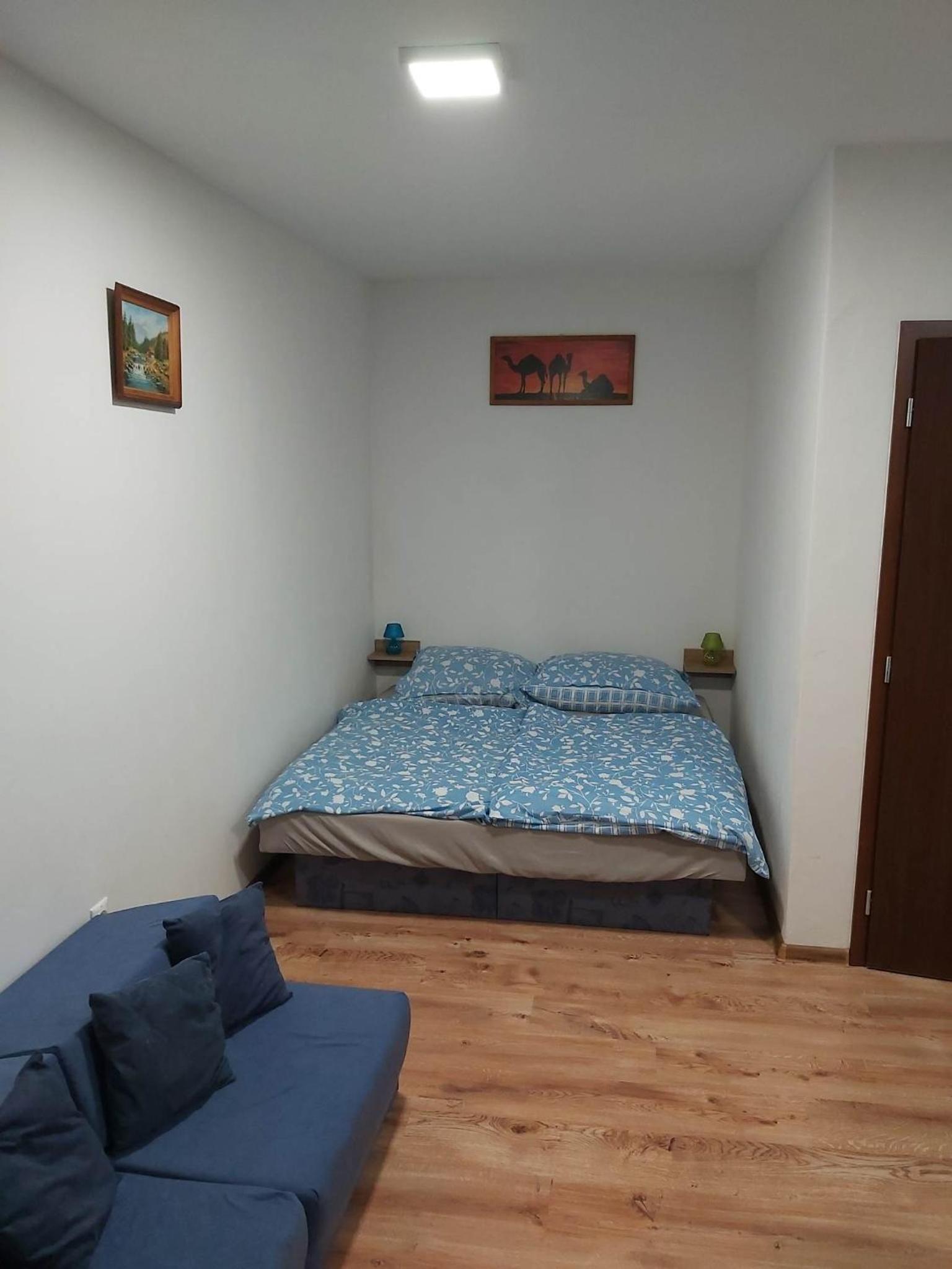 Apartment with Terrace - Photo 7