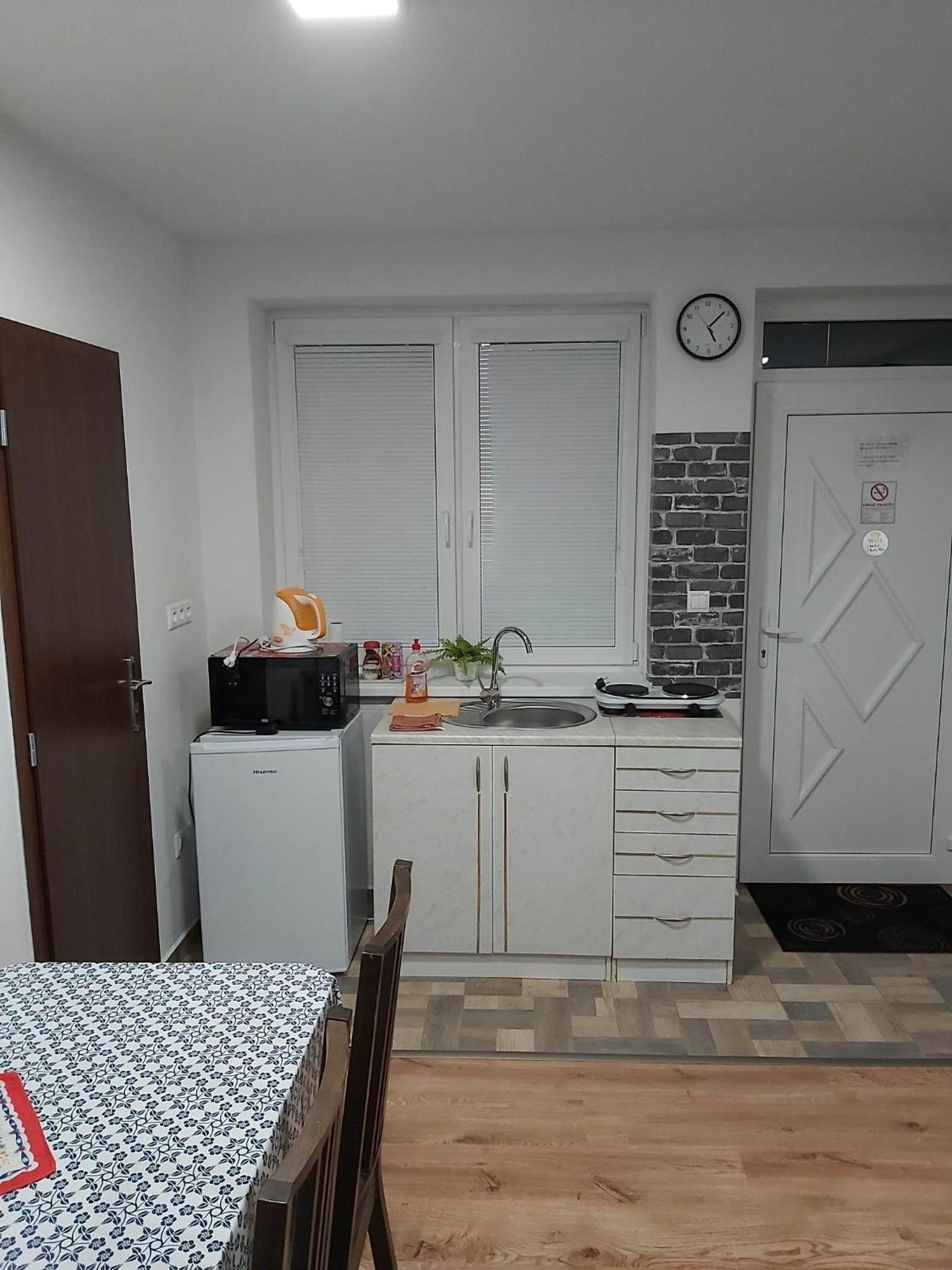 Apartment with Terrace - Photo 5