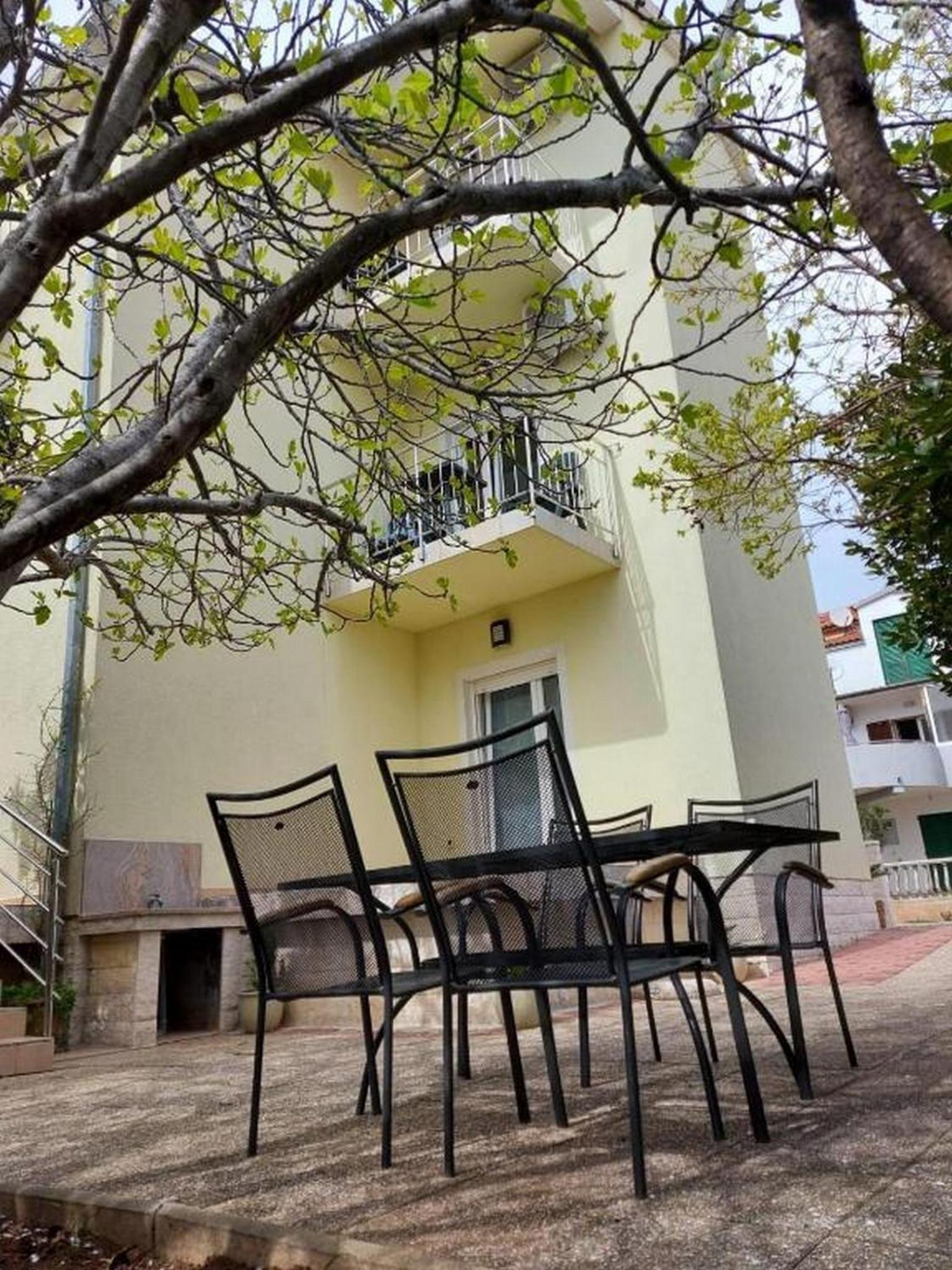 One-Bedroom Apartment with Balcony photo 3