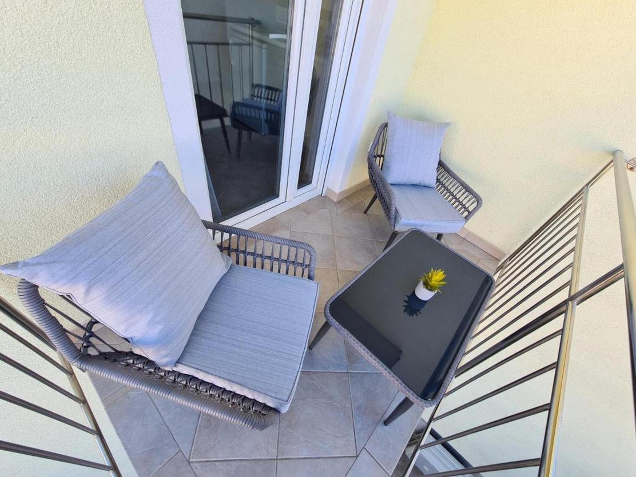 One-Bedroom Apartment with Balcony photo 2