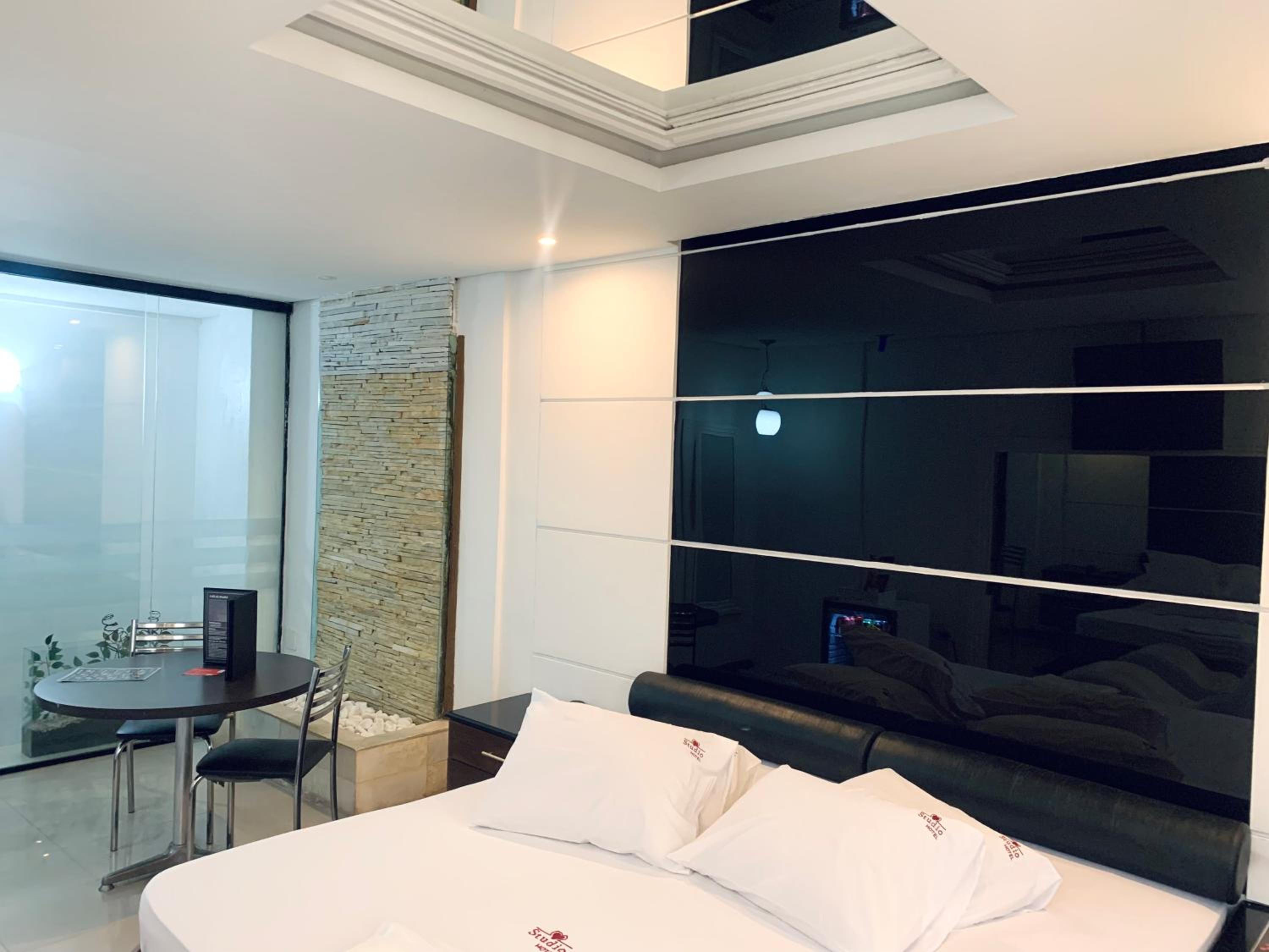 King Suite with Spa Bath and Sauna