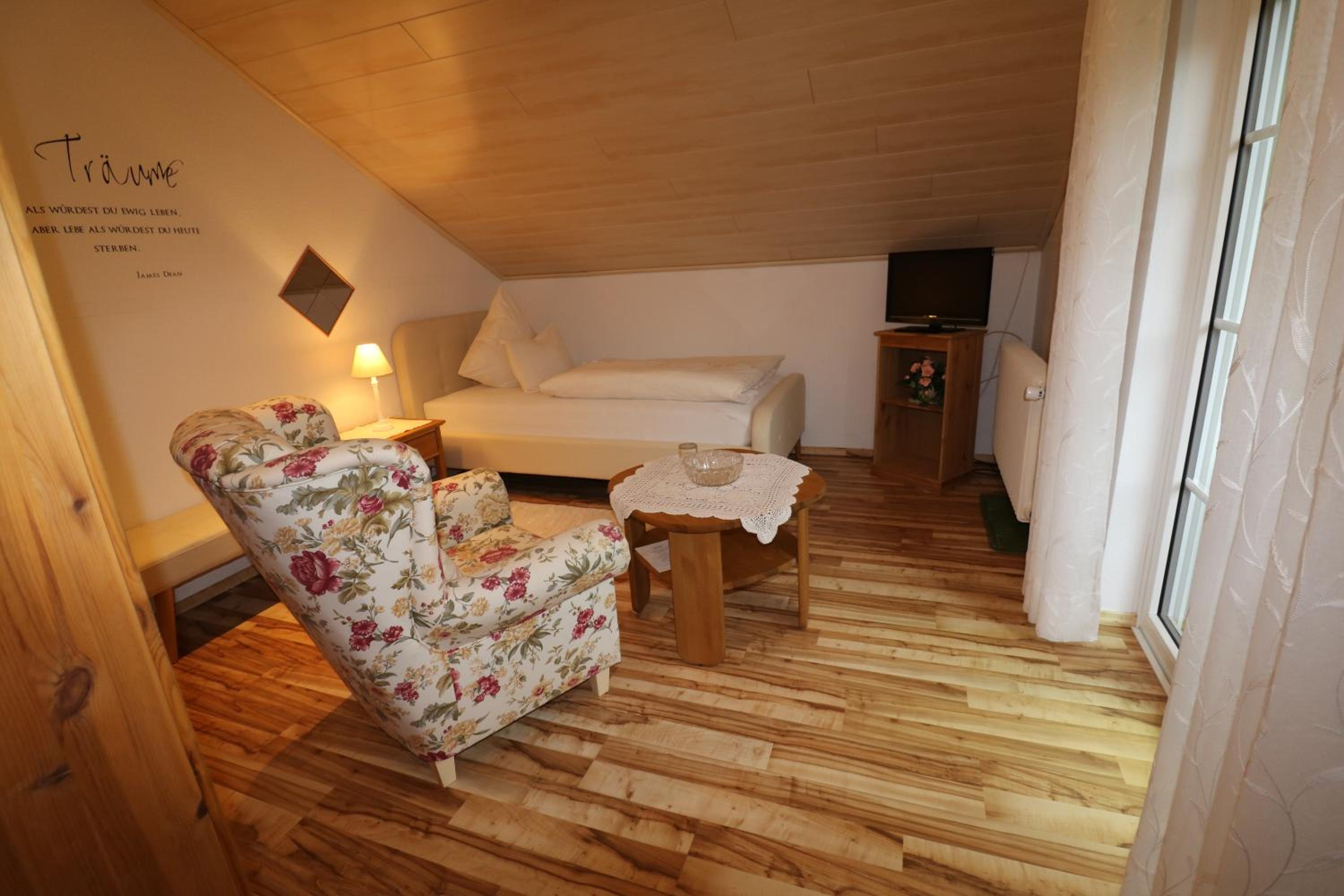 Single Room photo 2