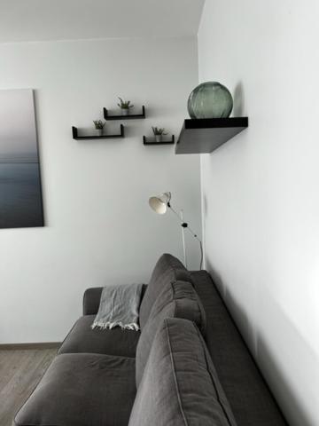 Five-Bedroom House photo 1