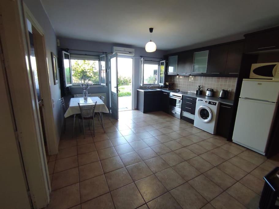 One-Bedroom House photo 3