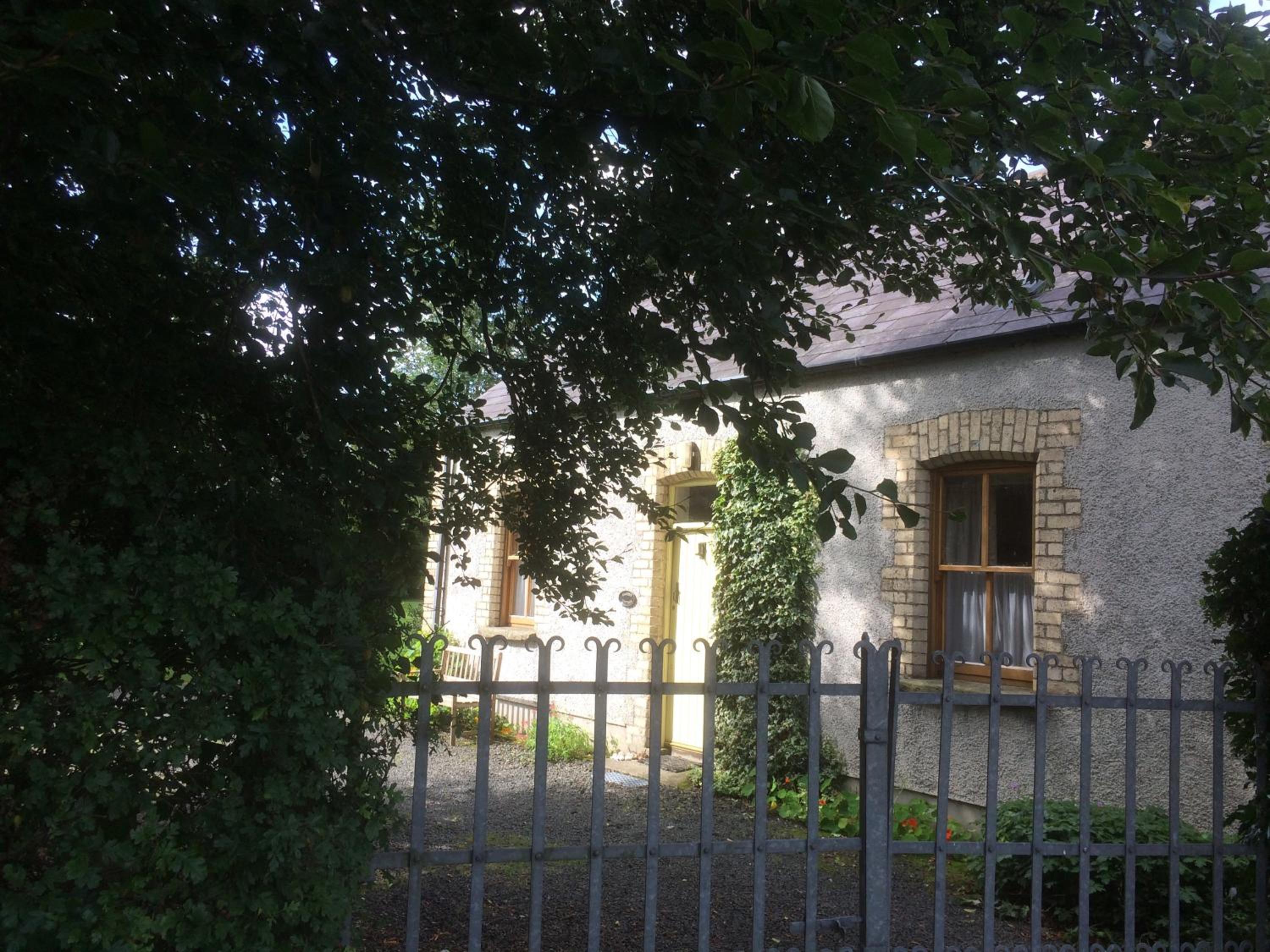 Two-Bedroom House photo 3