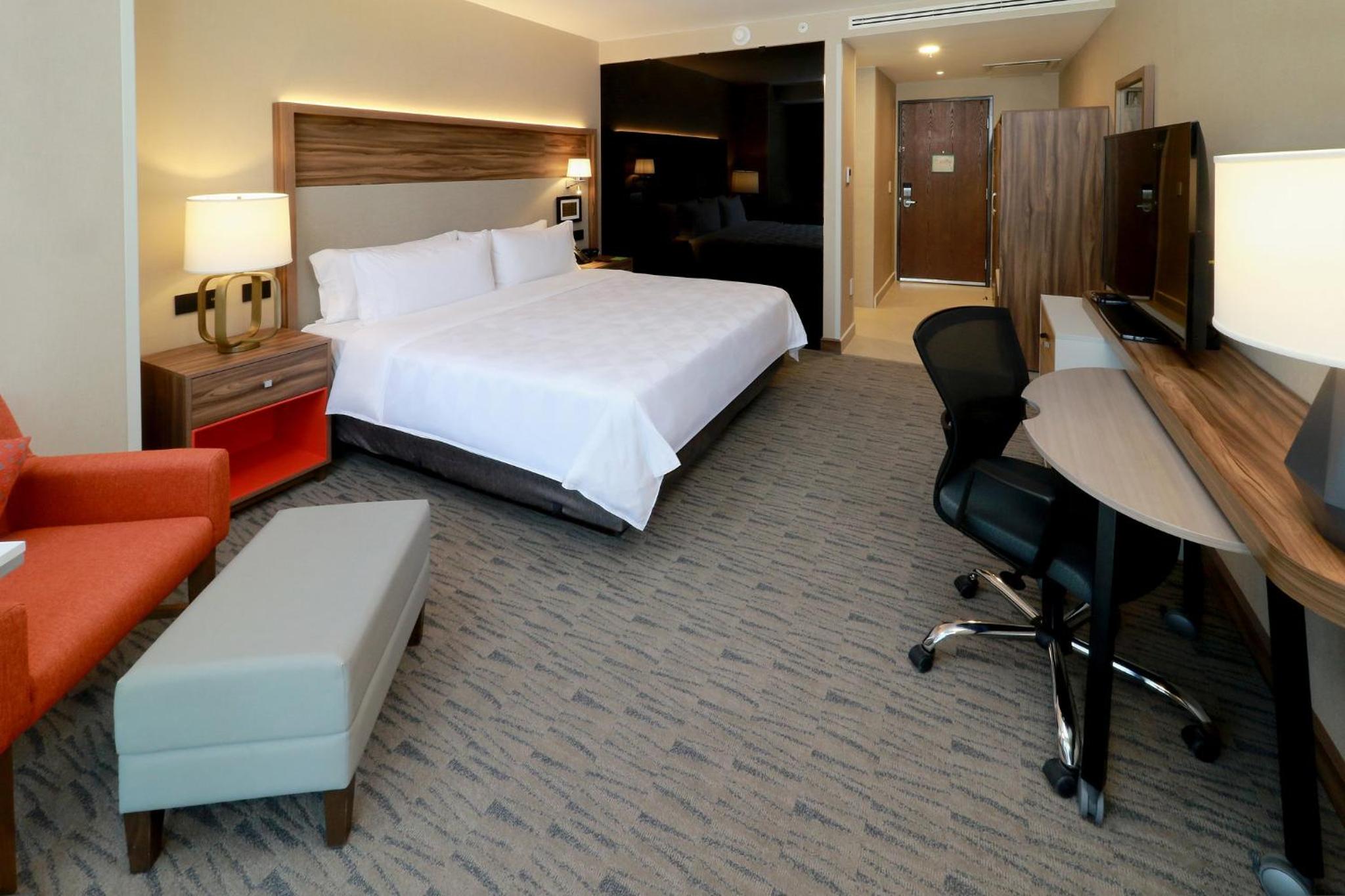 Standard King Room - Photo 2
