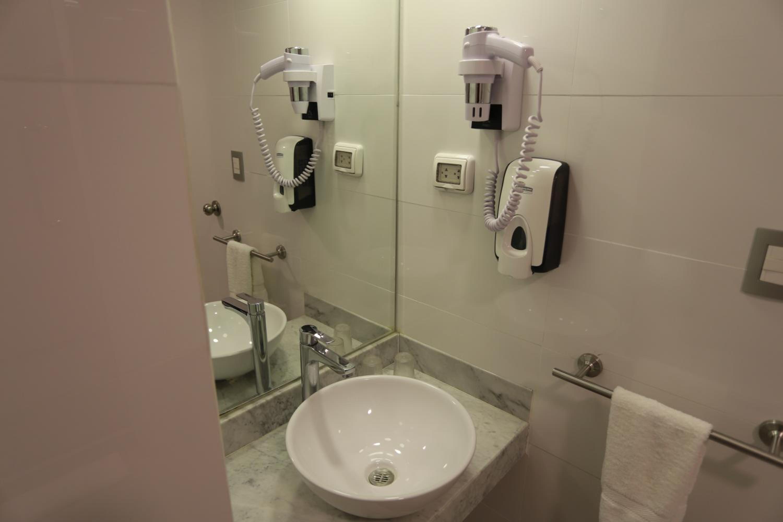 Standard Twin Room photo 2