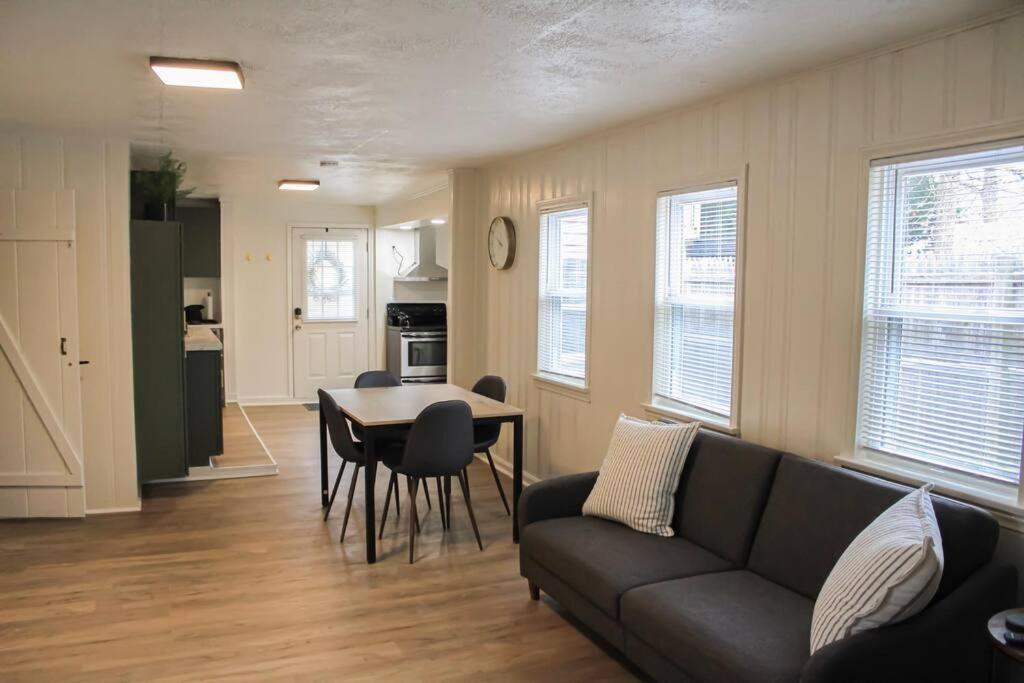 One-Bedroom House photo 3