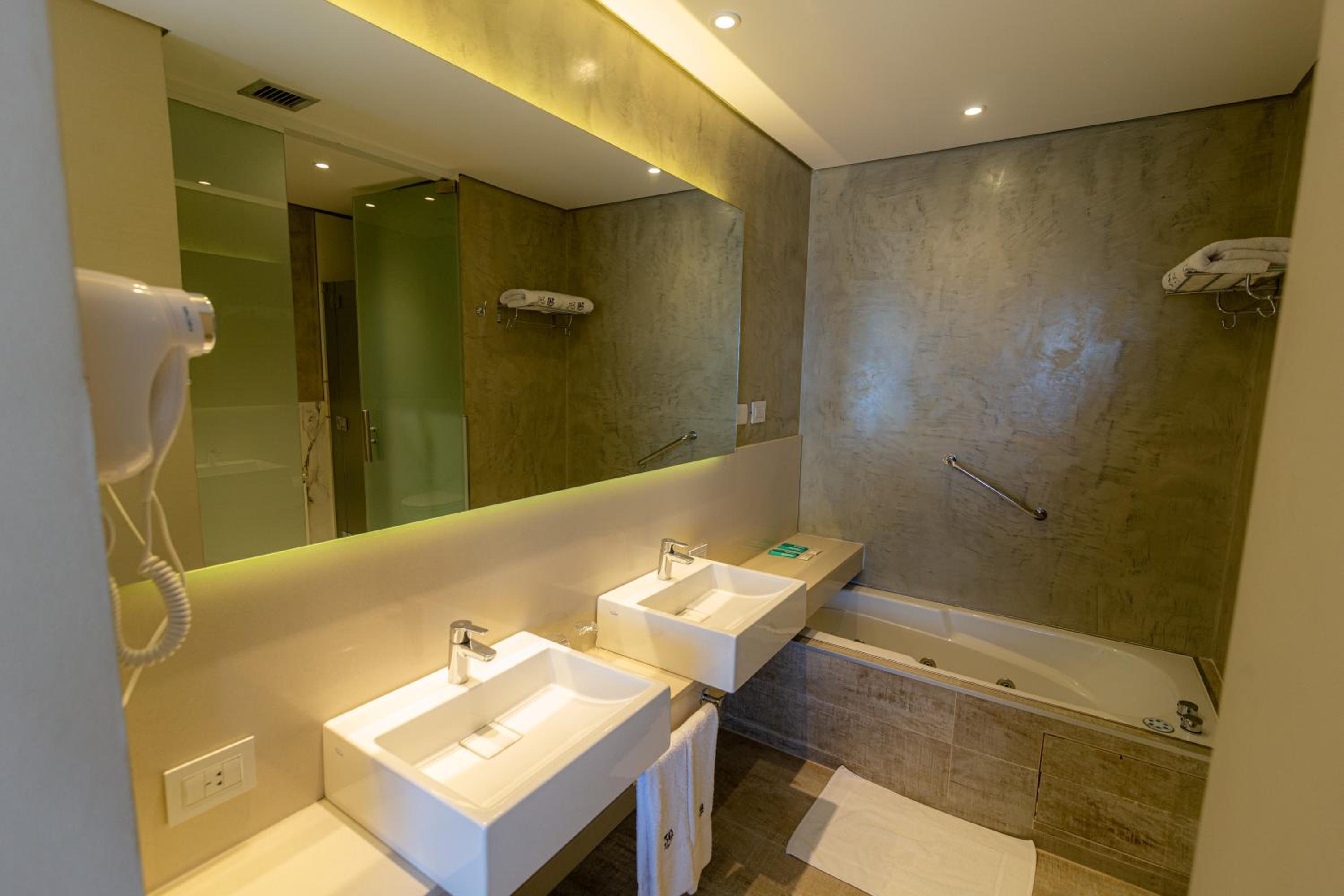 Executive Suite photo 3