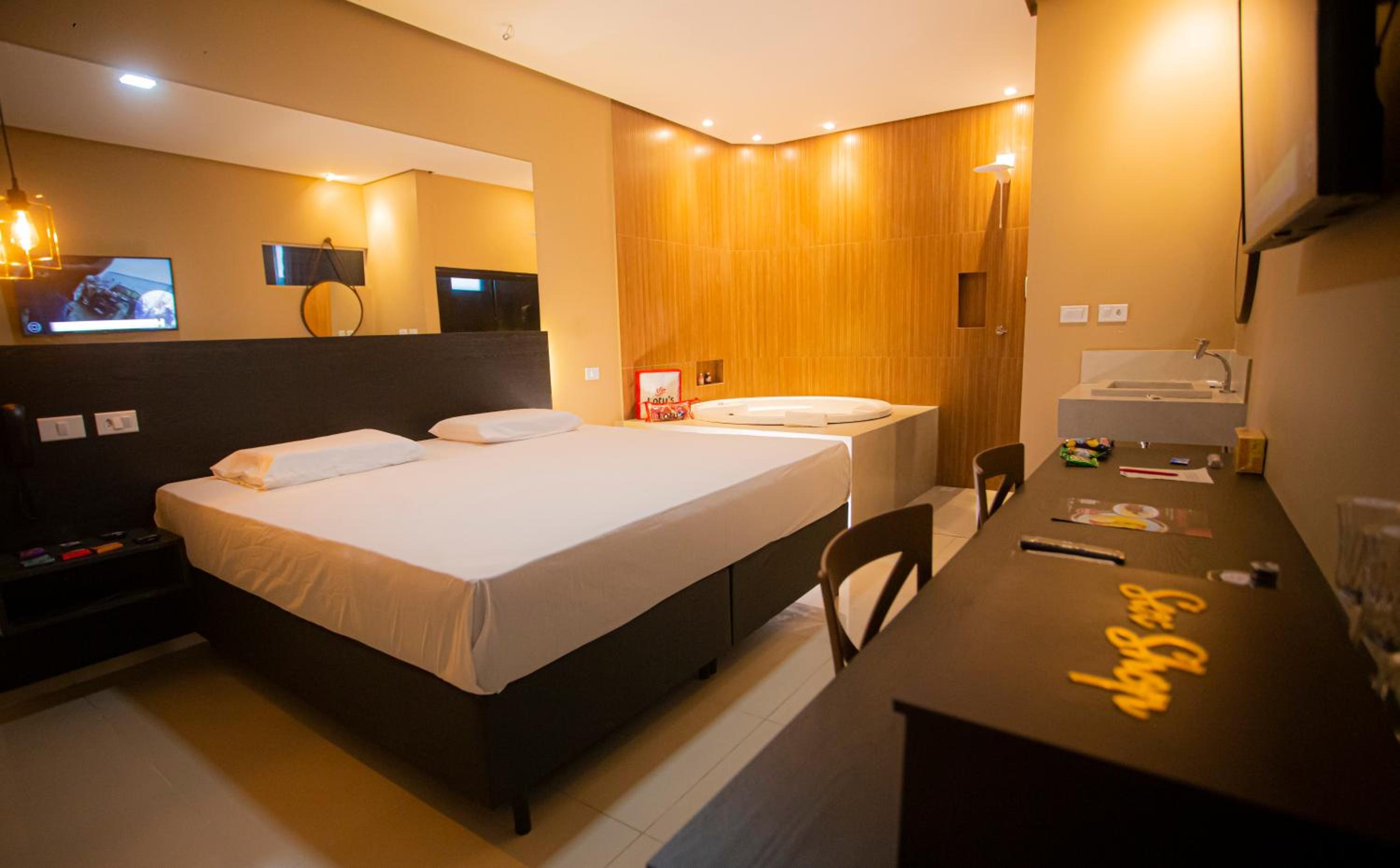King Room with Spa Bath - Photo 2