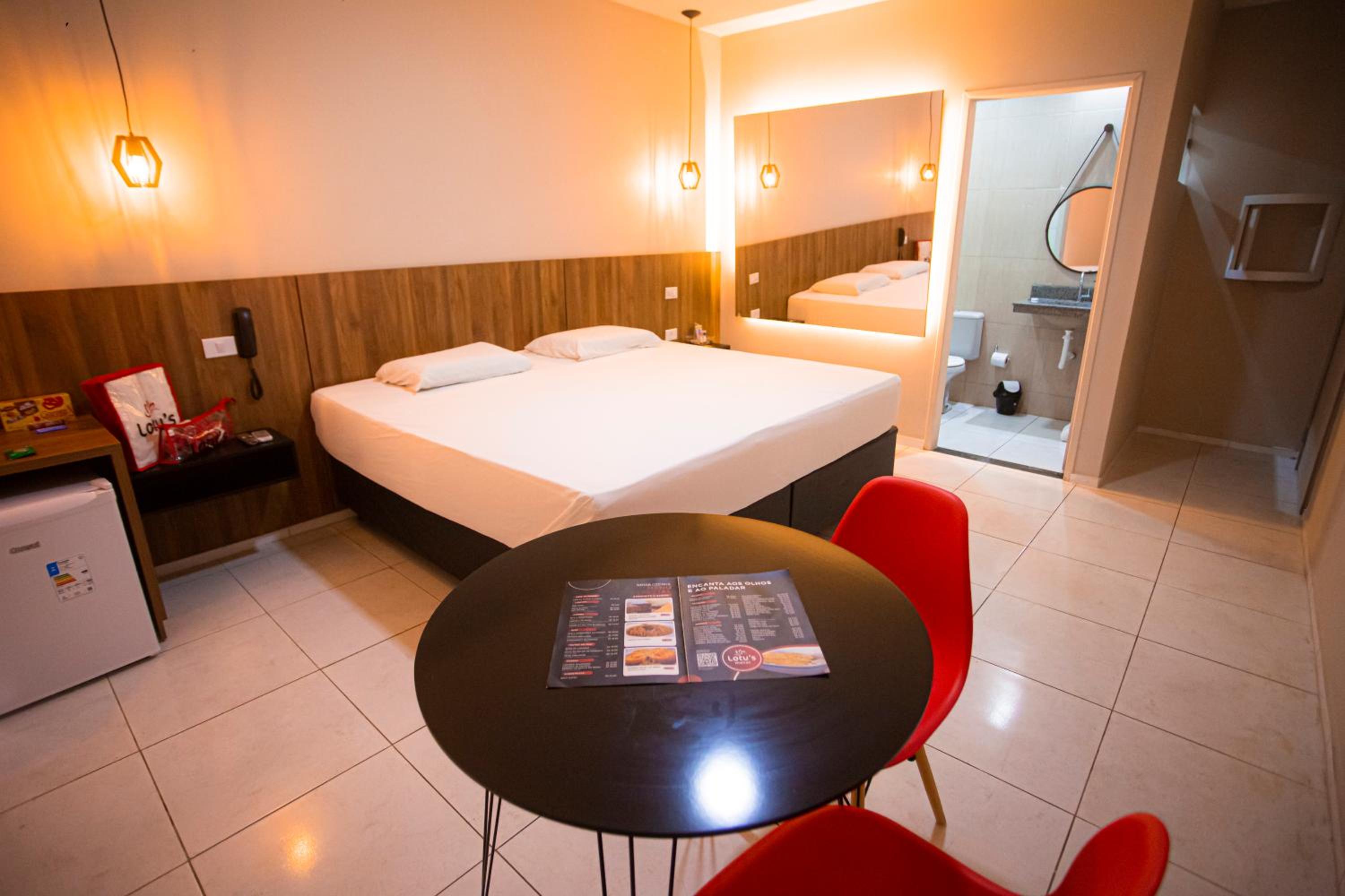 Deluxe King Room - Photo 1