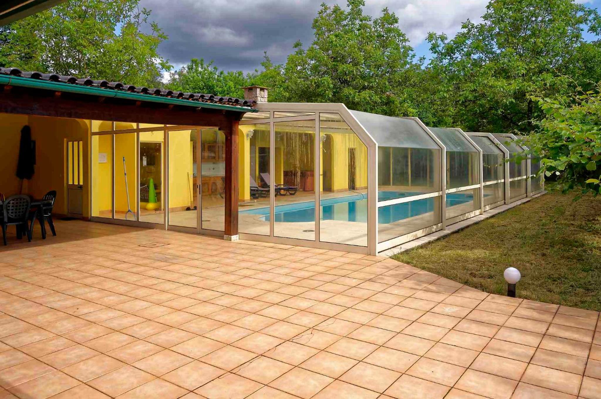 Three-Bedroom Villa - Photo 18