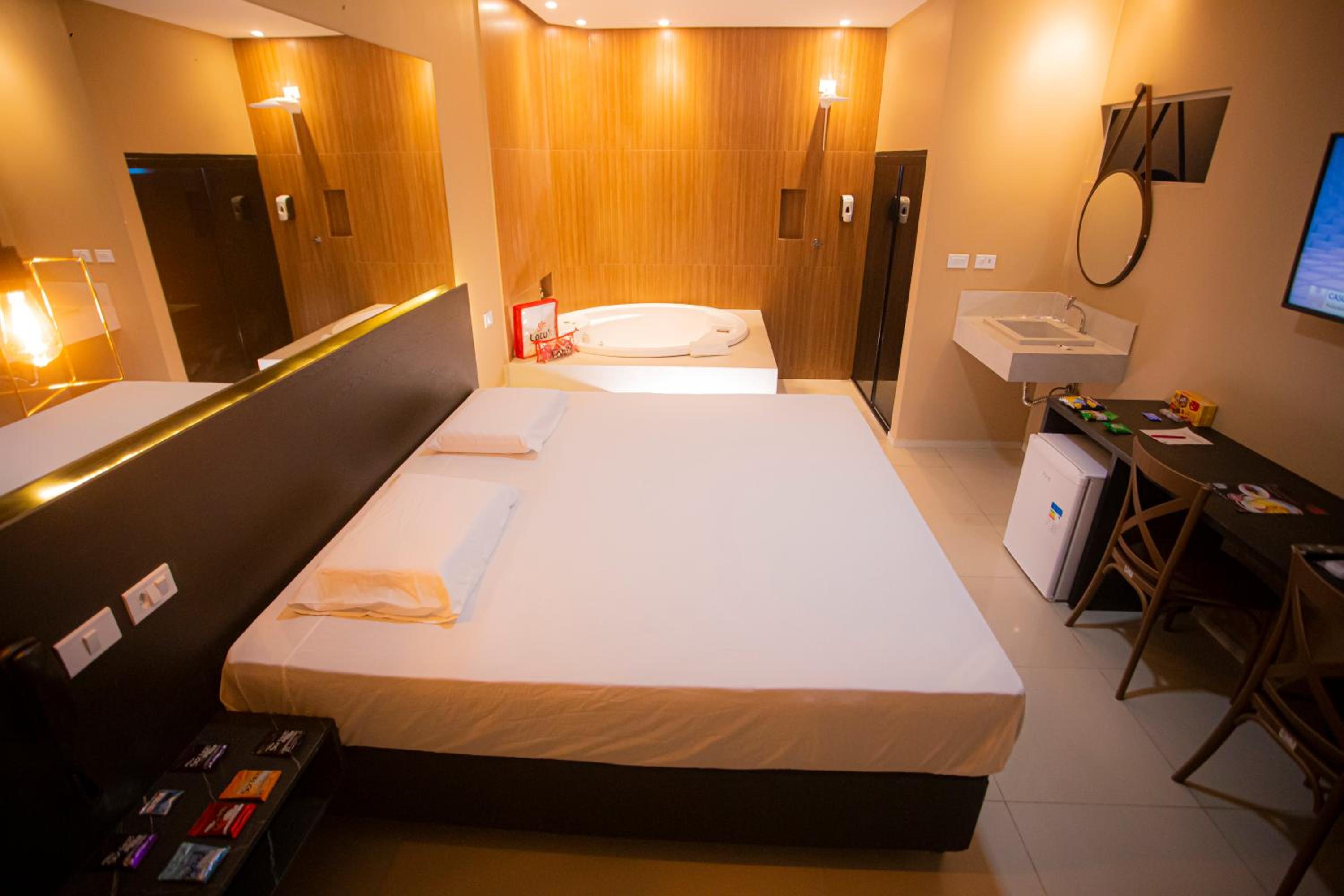 King Room with Spa Bath - Photo 3