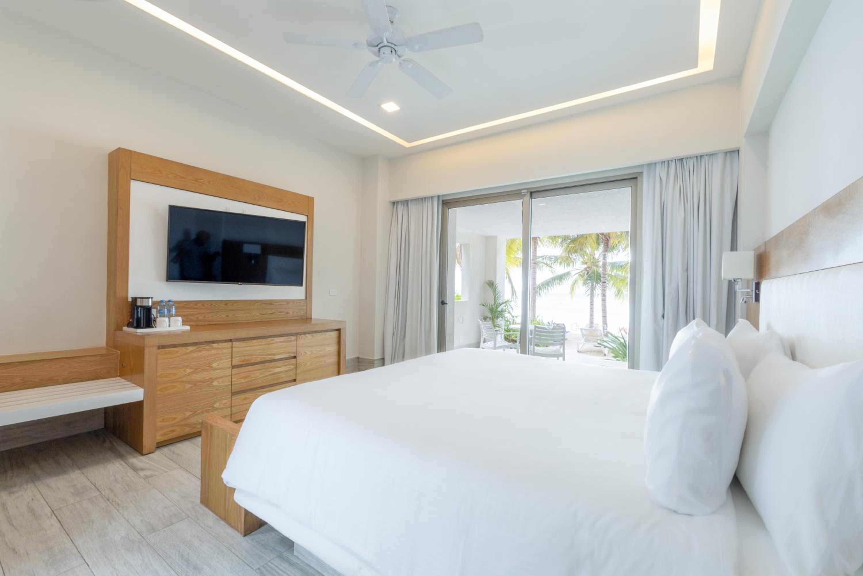 Superior Ocean Front with Plunge Pool