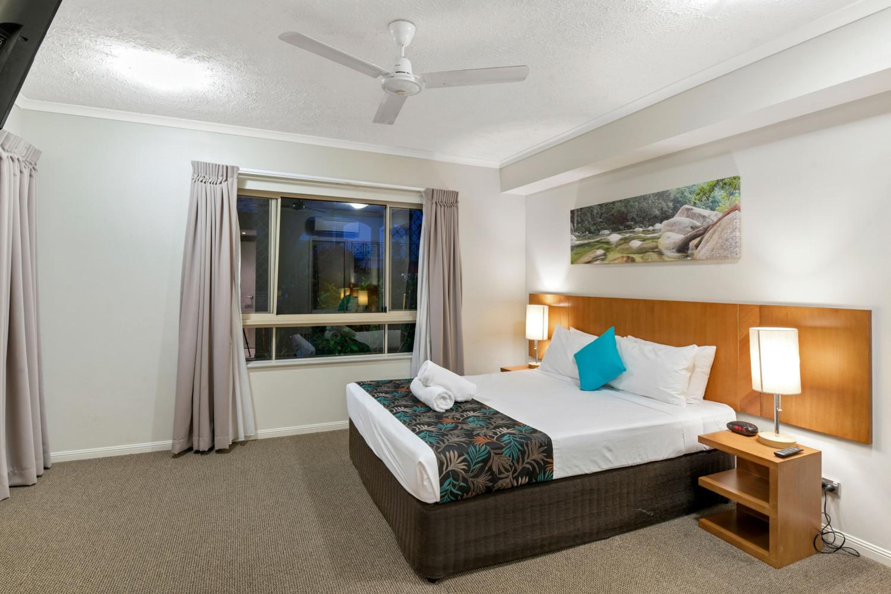Deluxe Two-Bedroom Apartment