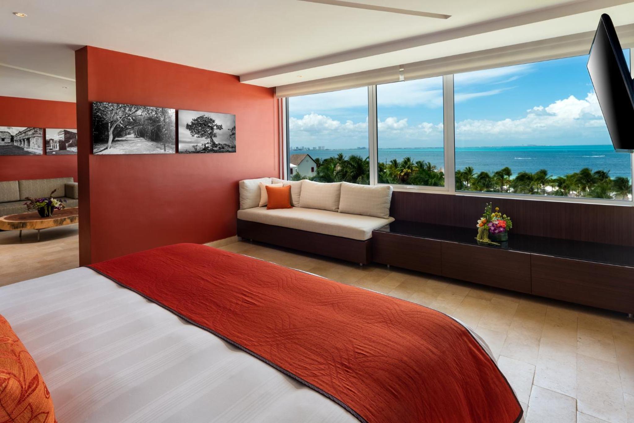 Signature Suite, 1 King Bed, Oceanfront