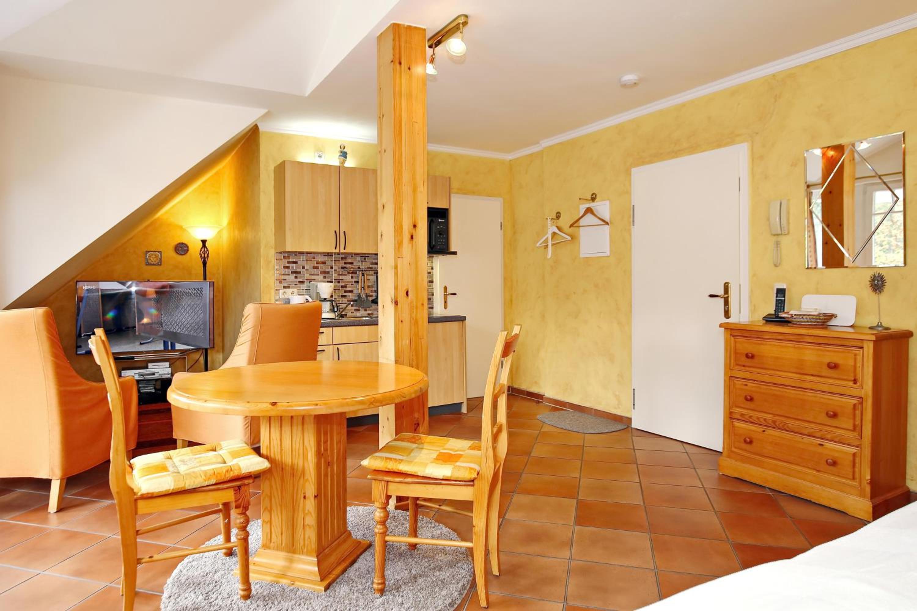 Apartment with Balcony photo 1