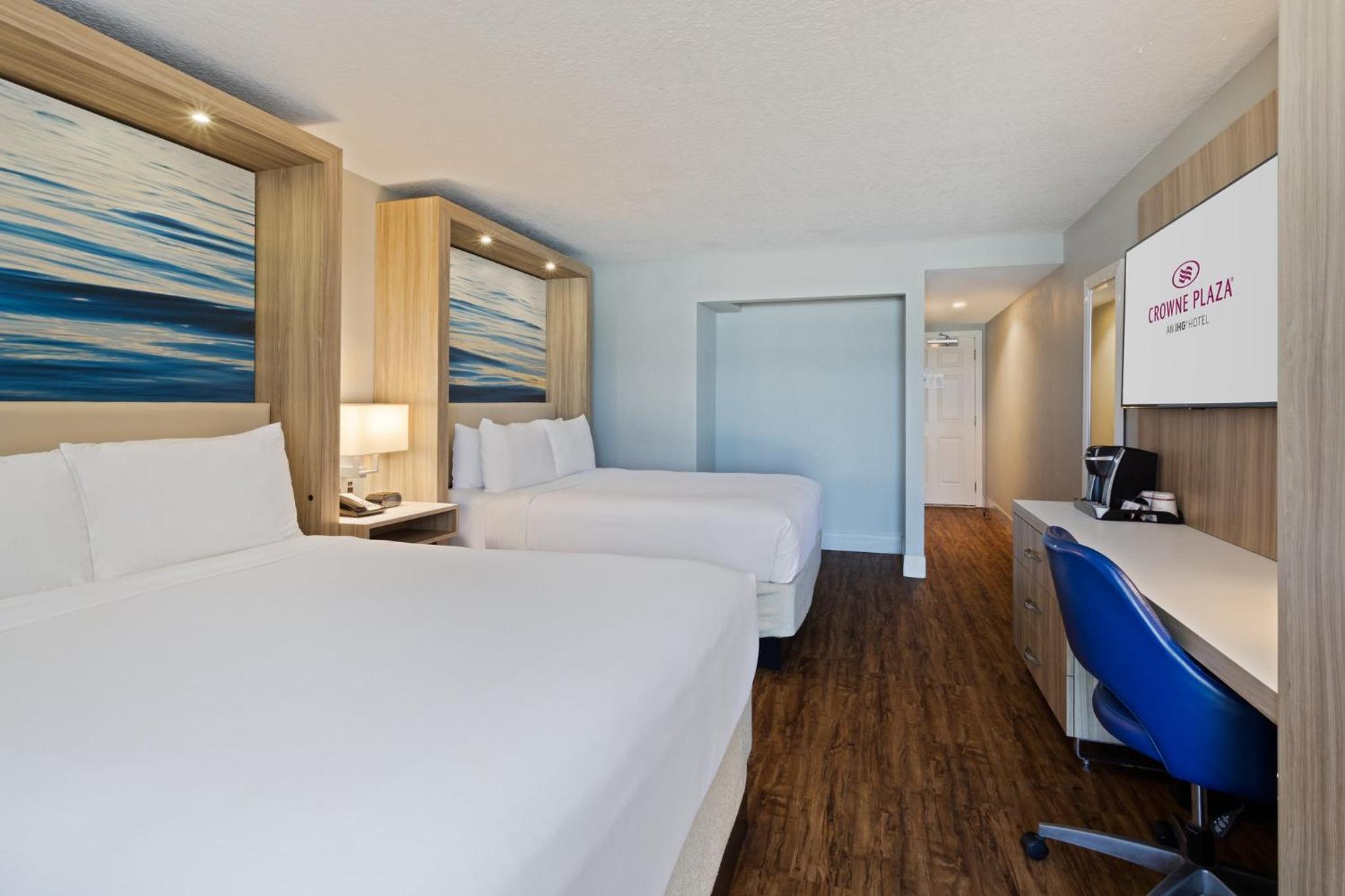 Grand Queen Room with Two Queen Beds - Ocean View/Non-Smoking