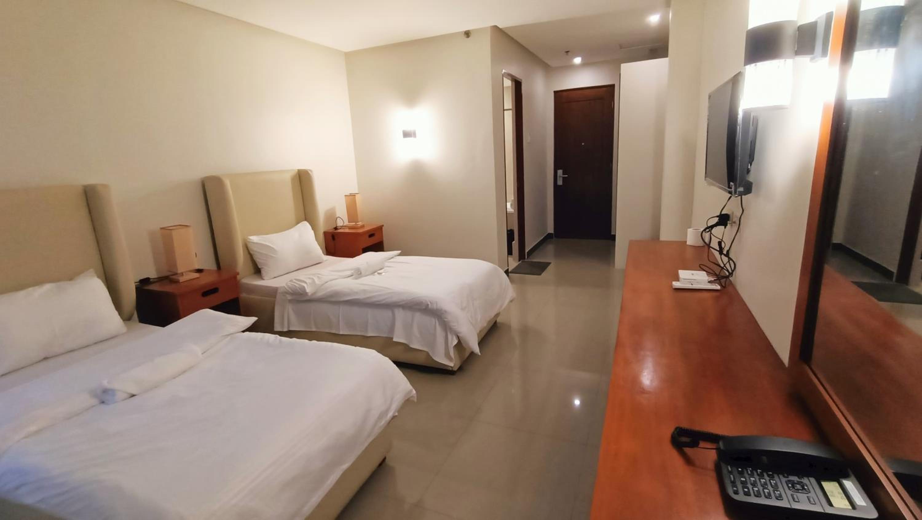 Standard Twin Room - Photo 5