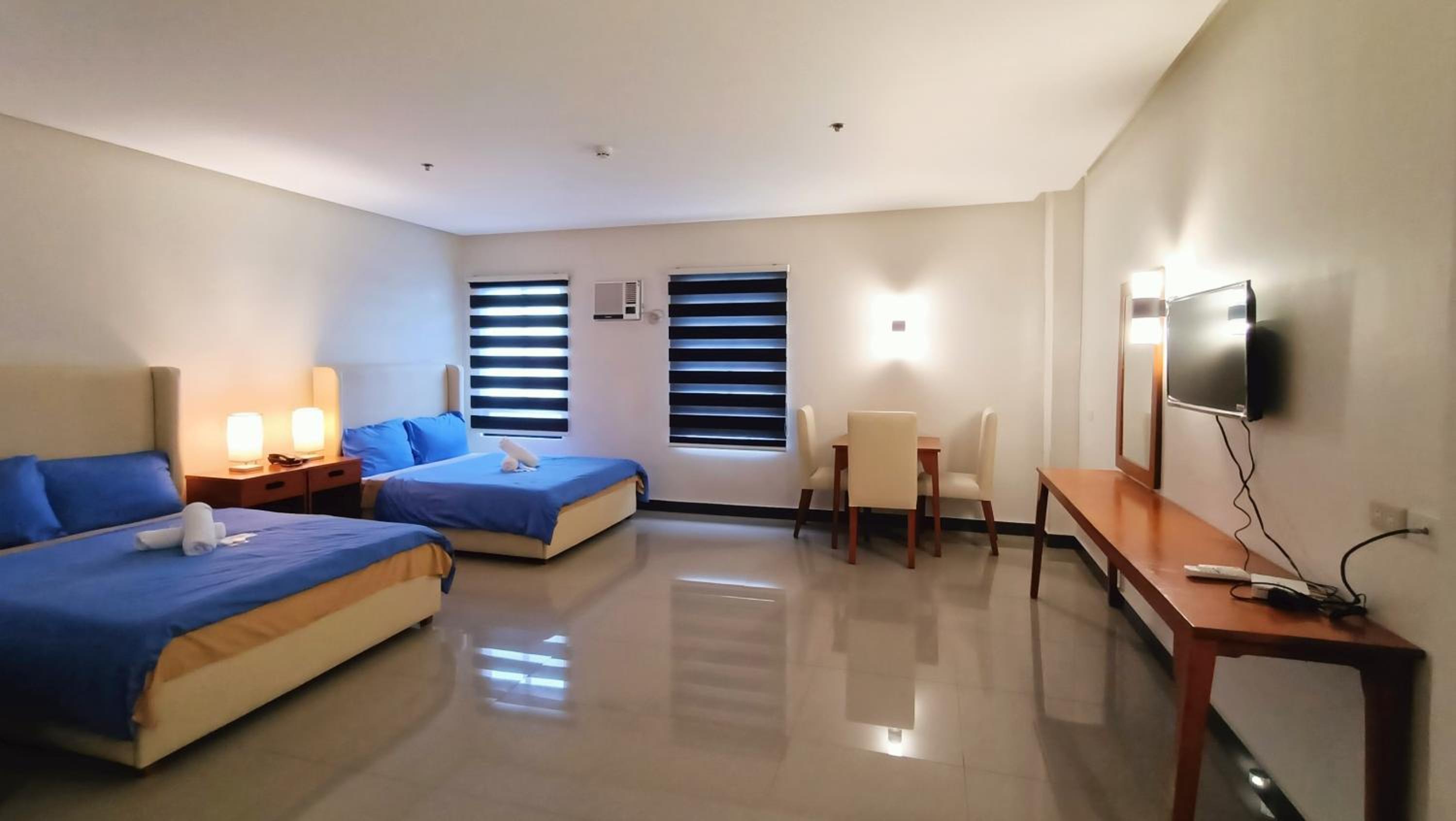 Deluxe Family Room - Photo 3
