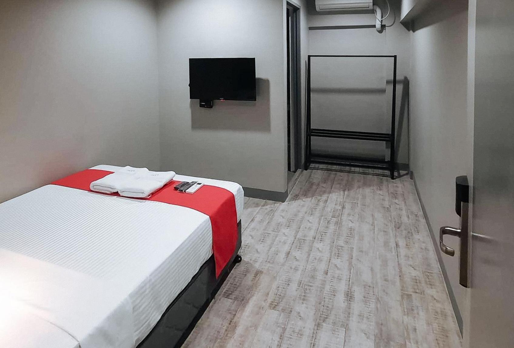 Deluxe Room - Photo 6