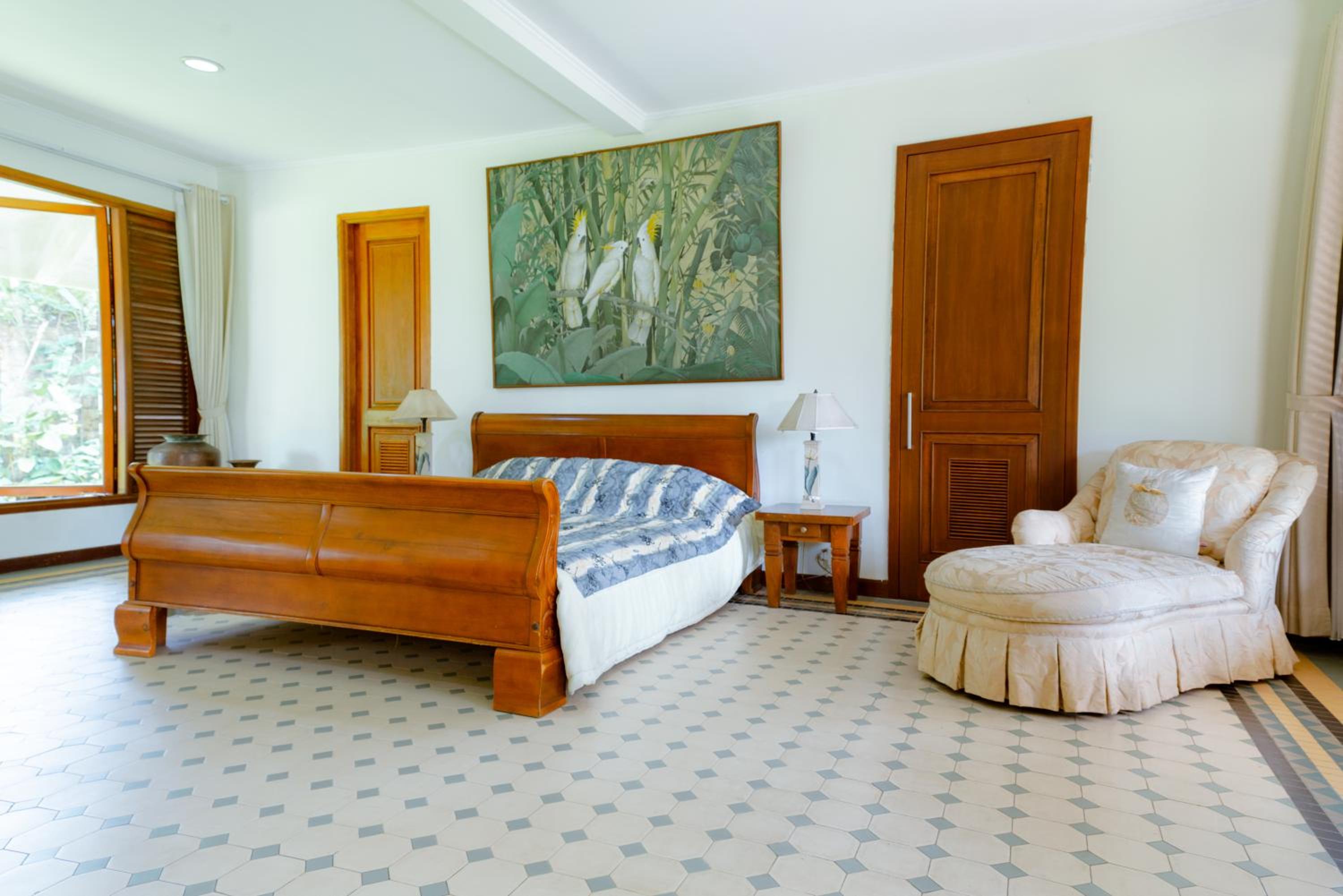 Villa with Private Pool - Photo 28