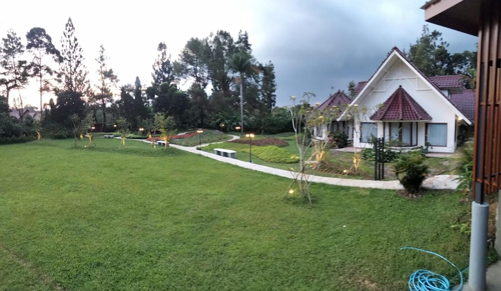 Villa with Private Pool - Photo 8