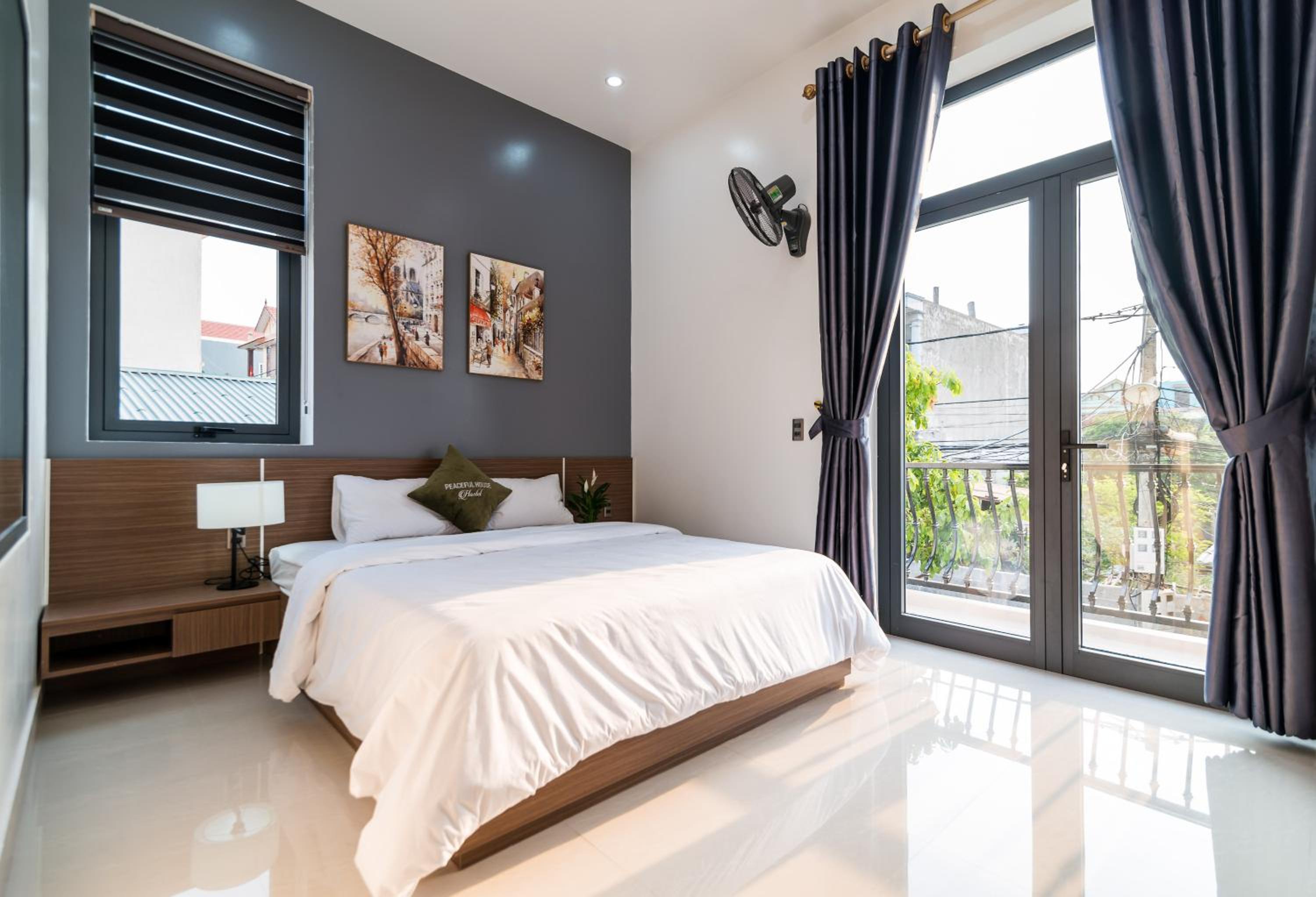 Deluxe Double Room with Balcony - Photo 1