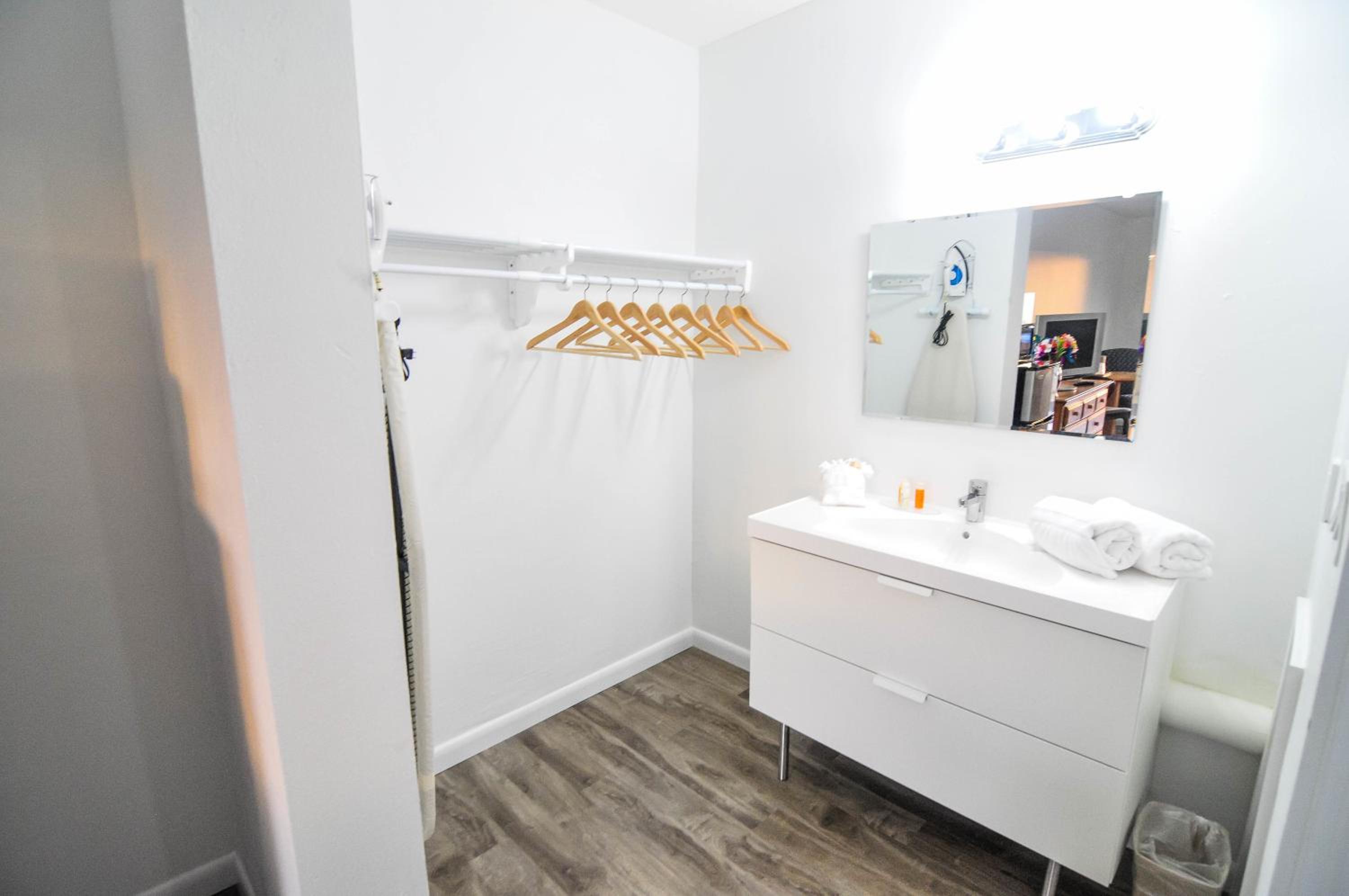 Standard Room with Two Double Beds photo 3