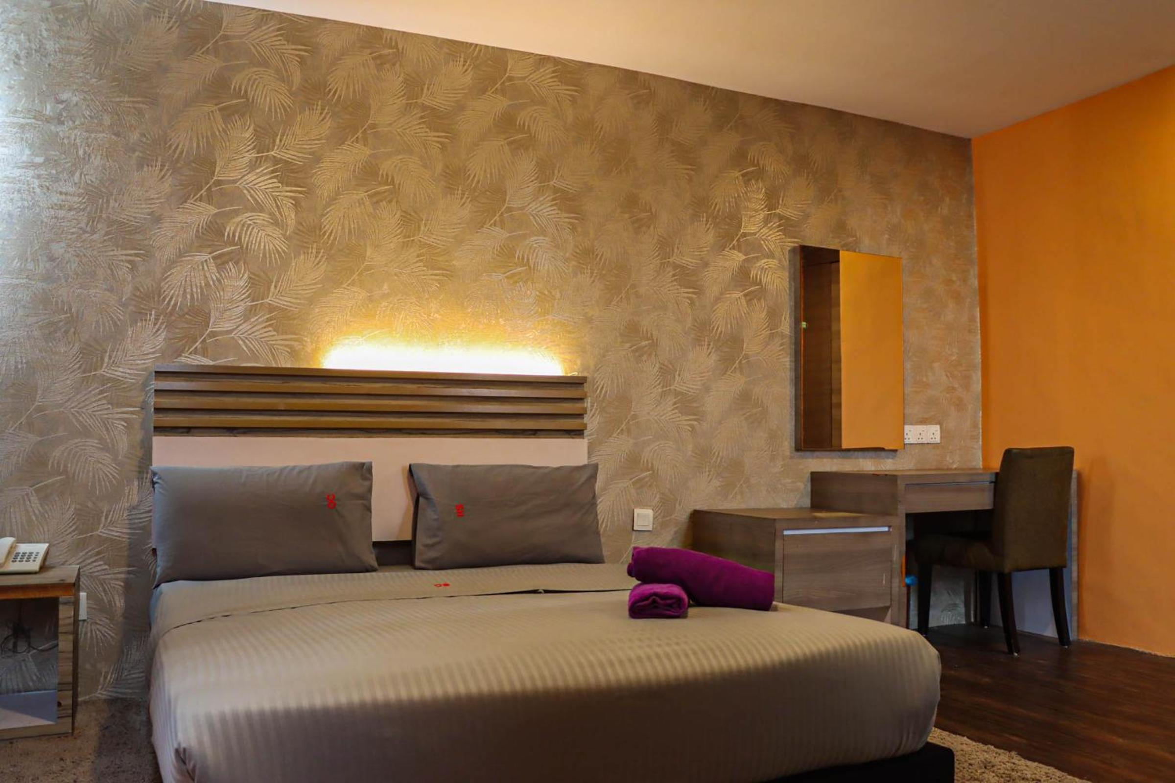 Deluxe Queen Room photo 2