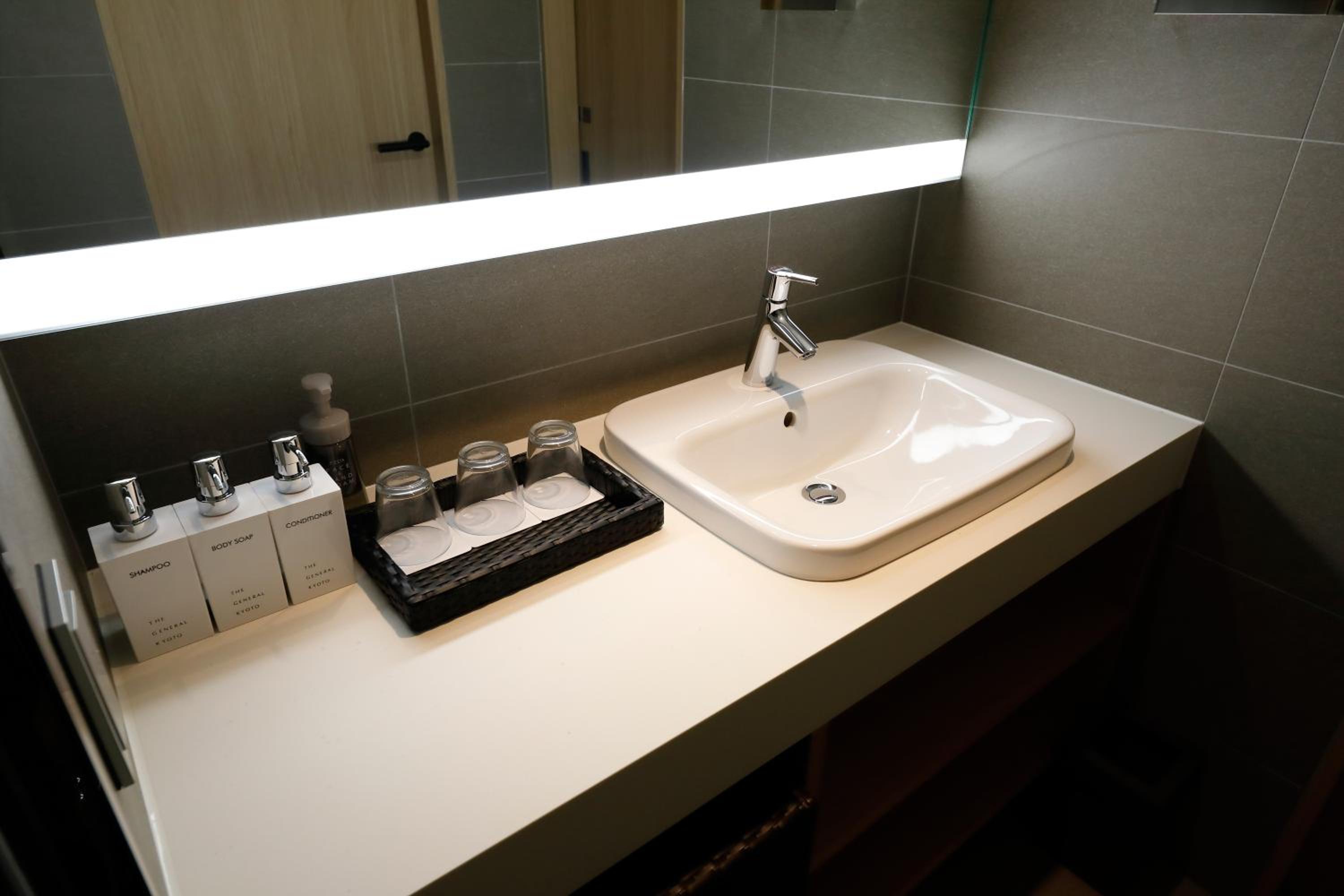Superior Twin Room - Photo 3