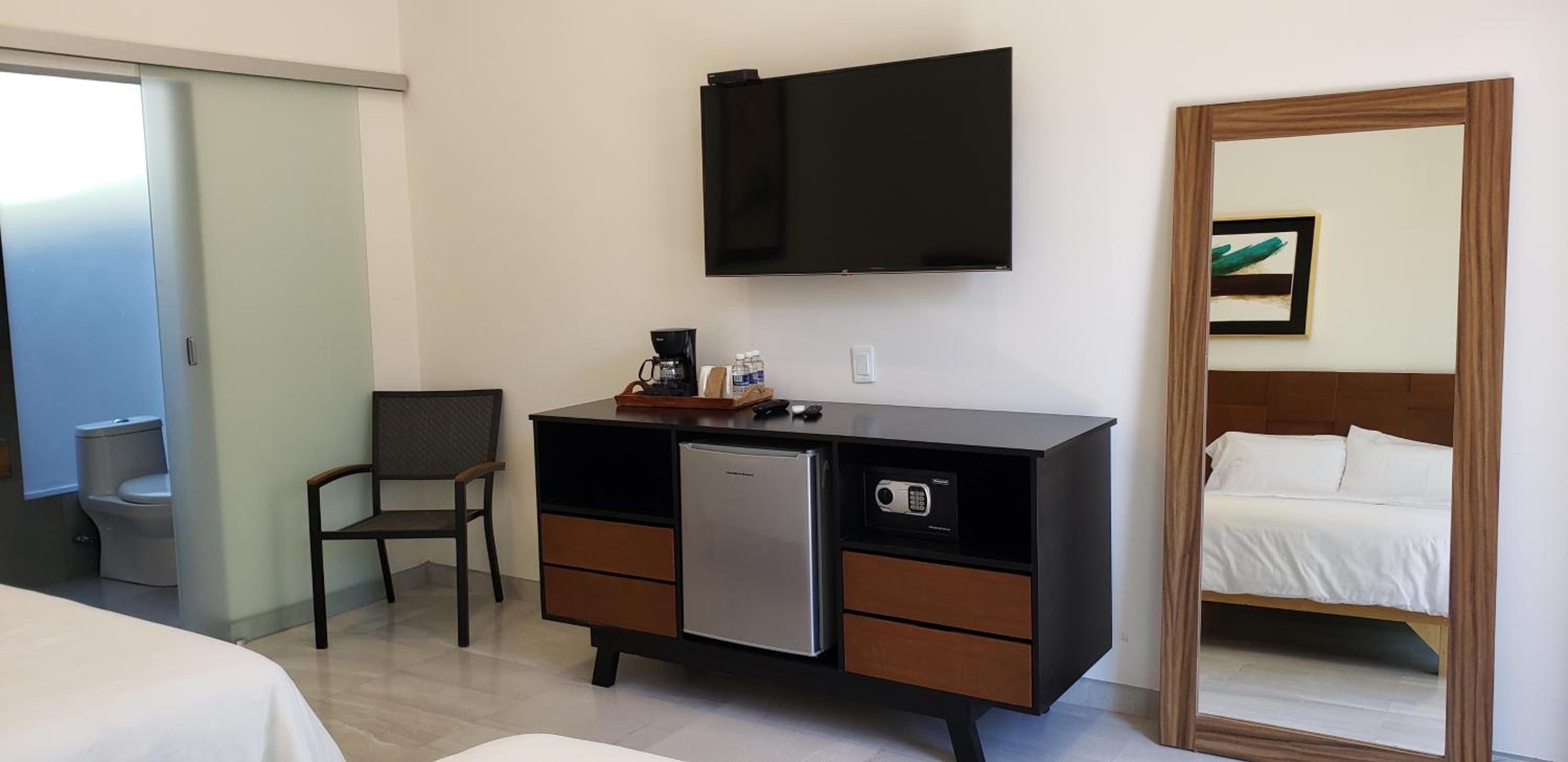 Deluxe Twin Room - Photo 12