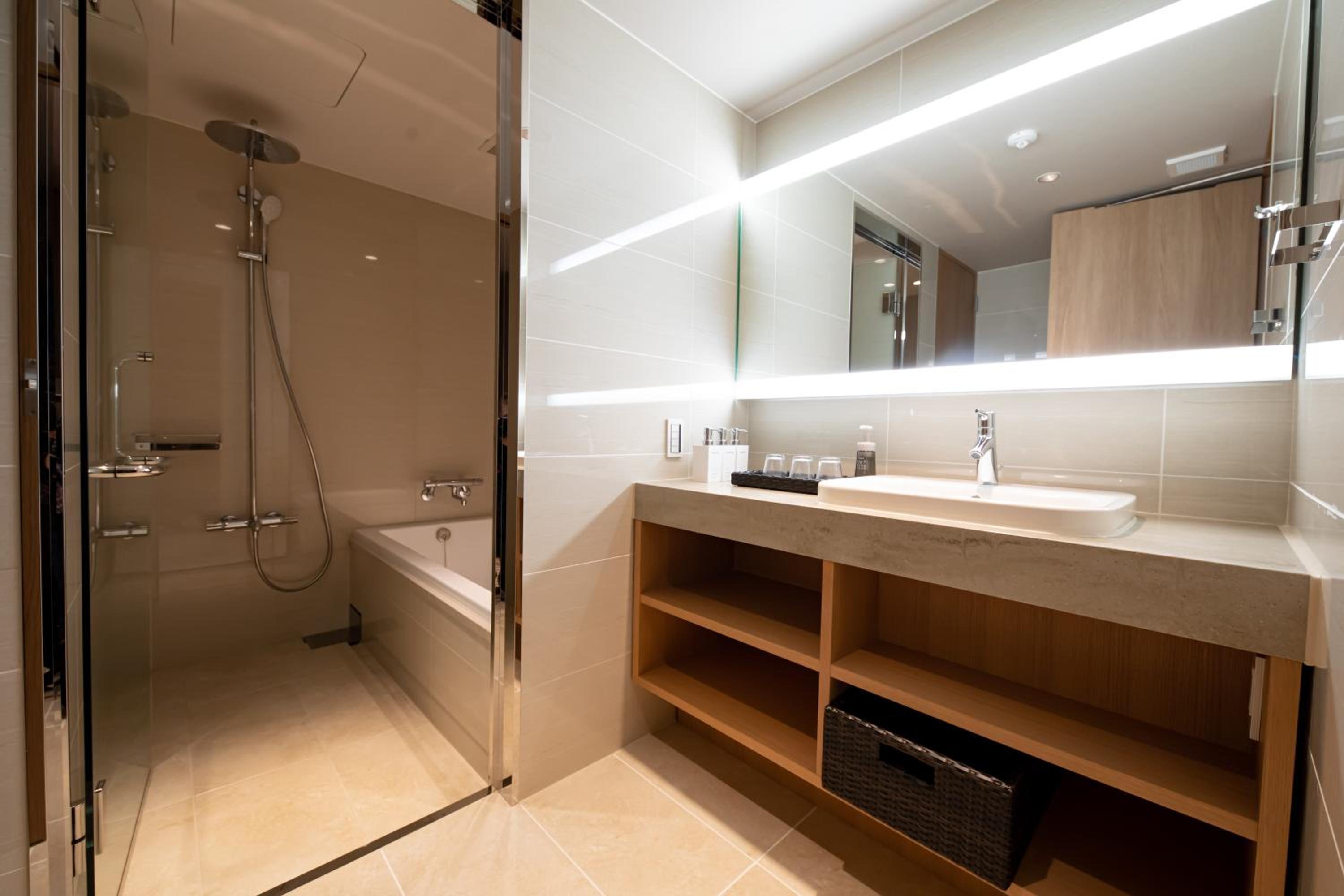 Deluxe Twin Room - Photo 19