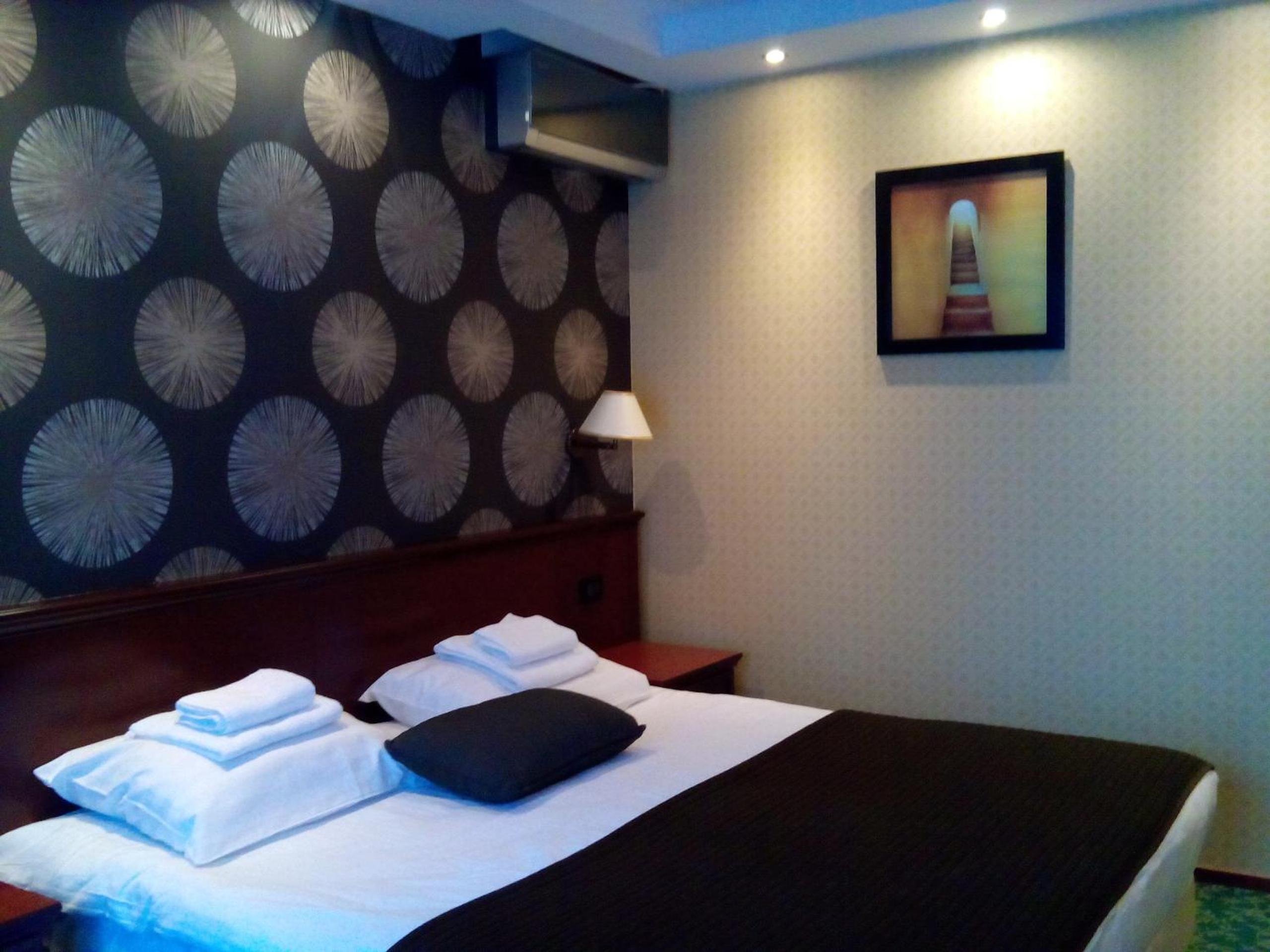 Deluxe Double Room - Photo 1