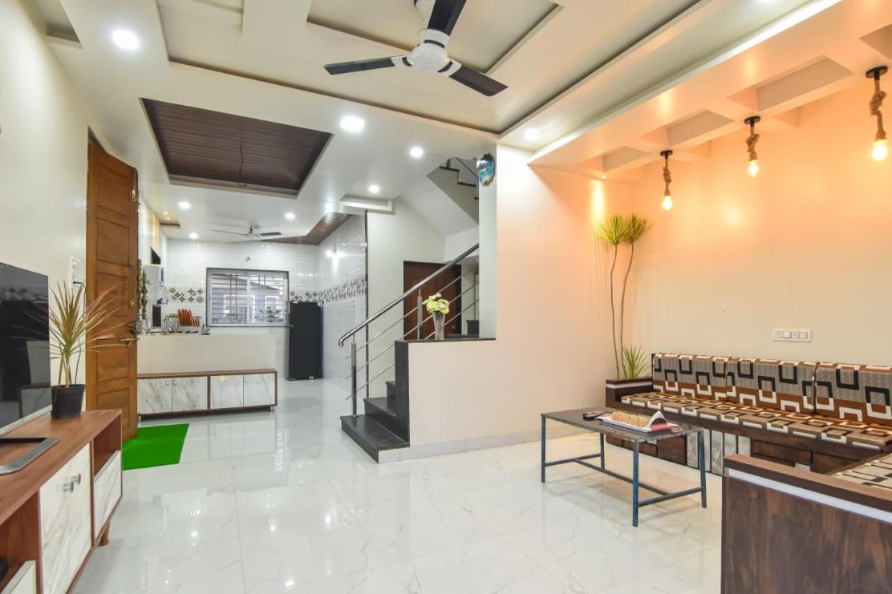 Three-Bedroom Villa photo 3