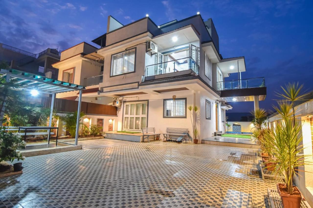 Three-Bedroom Villa photo 2
